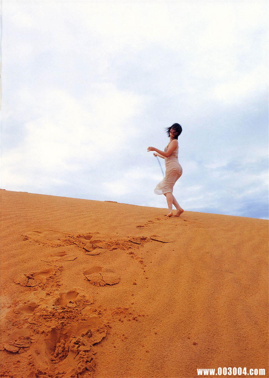 永井流奈写真集《なんでぇ？》高清全本