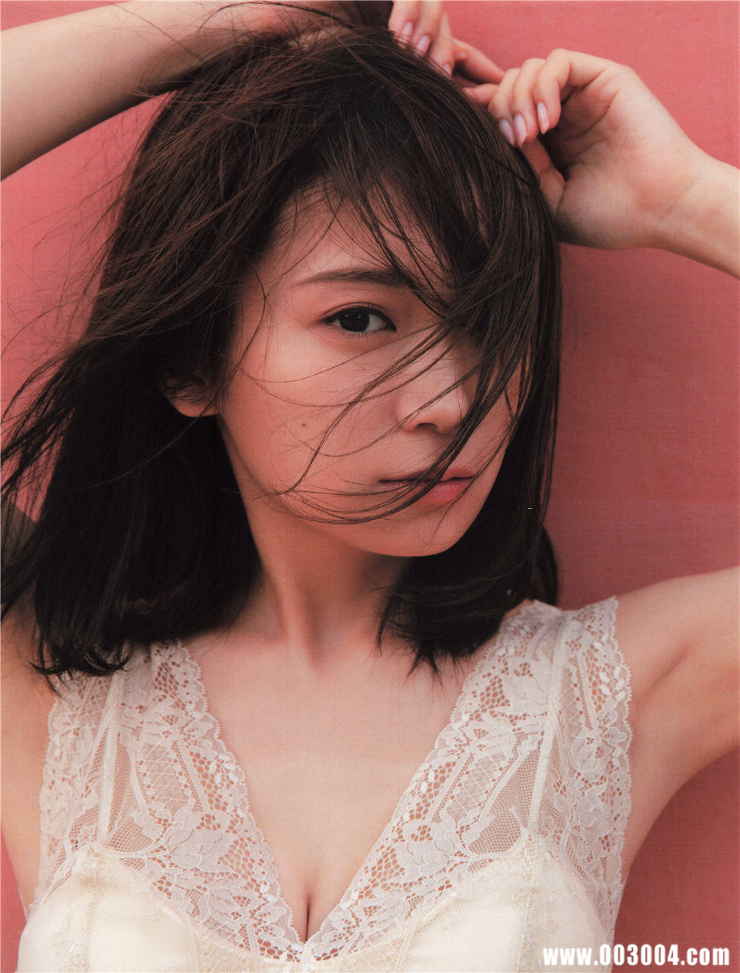 “性感”到了牙齿 | 秋元真夏2nd写真集《しあわせにしたい》