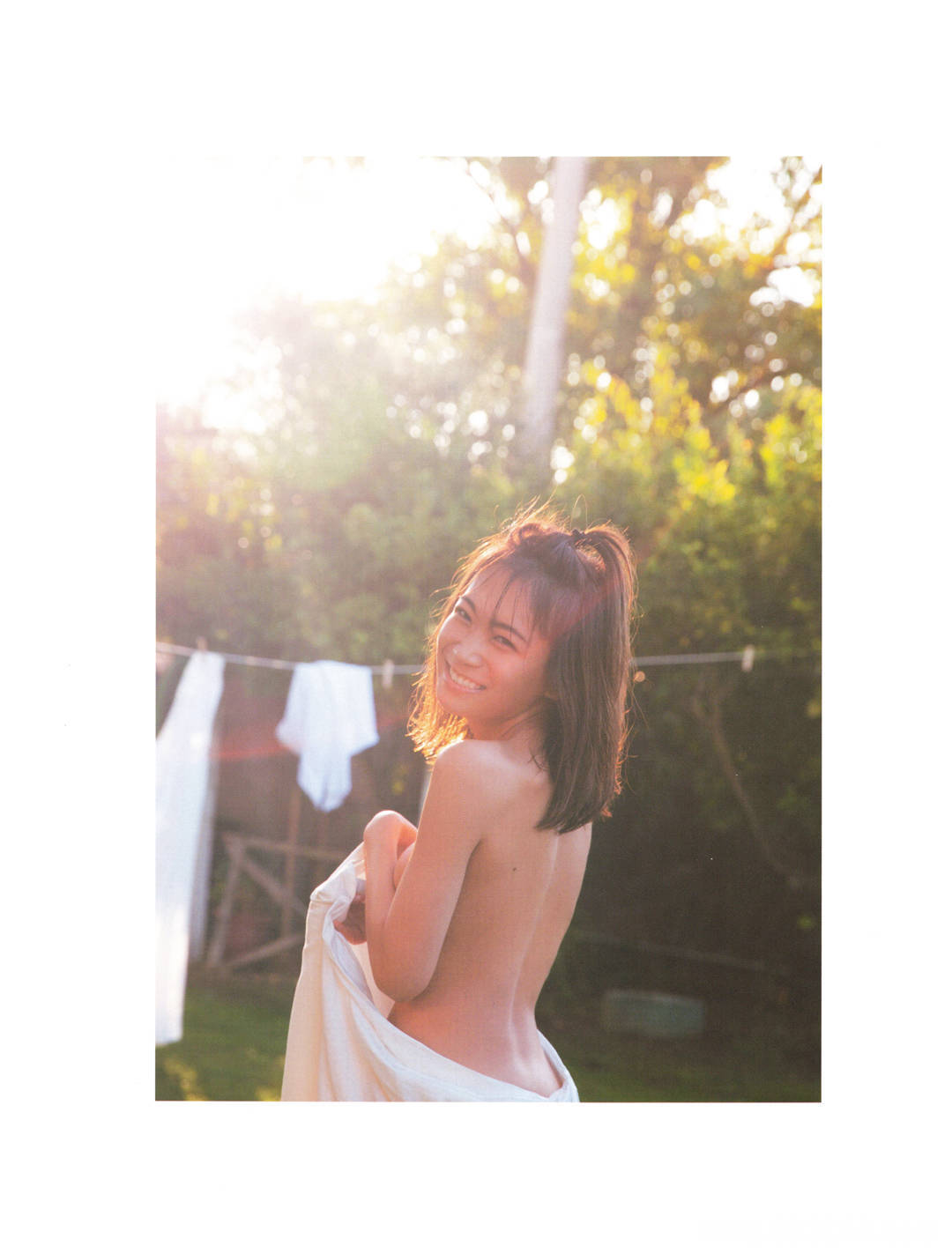 “性感”到了牙齿 | 秋元真夏2nd写真集《しあわせにしたい》