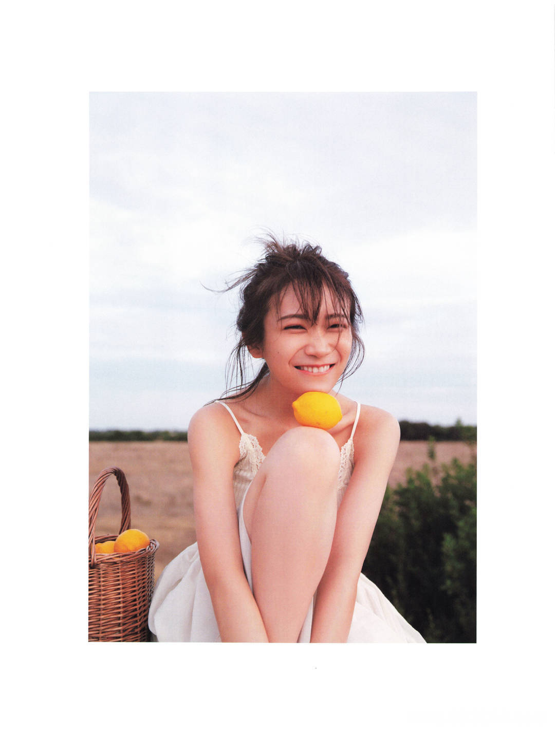 “性感”到了牙齿 | 秋元真夏2nd写真集《しあわせにしたい》