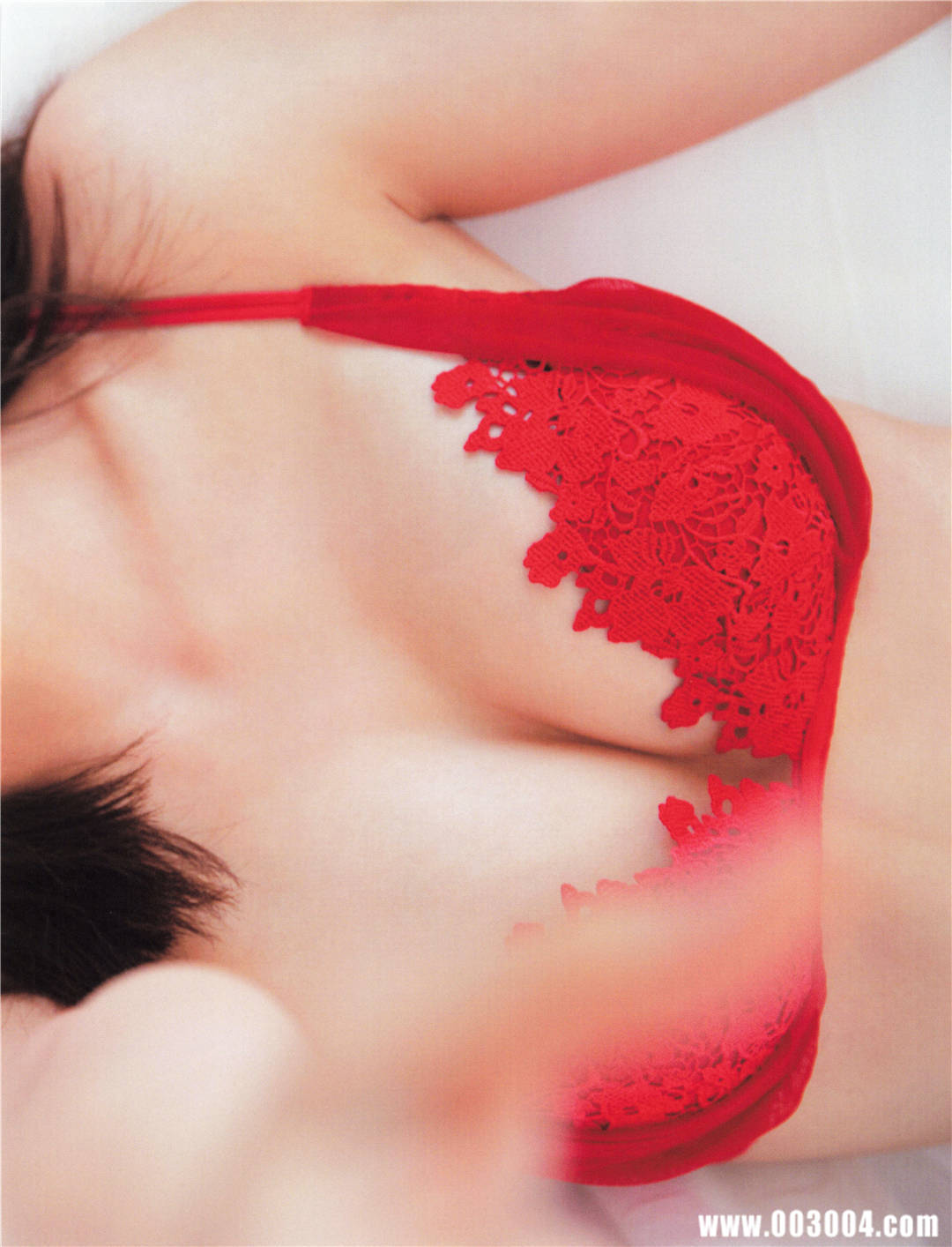 “性感”到了牙齿 | 秋元真夏2nd写真集《しあわせにしたい》