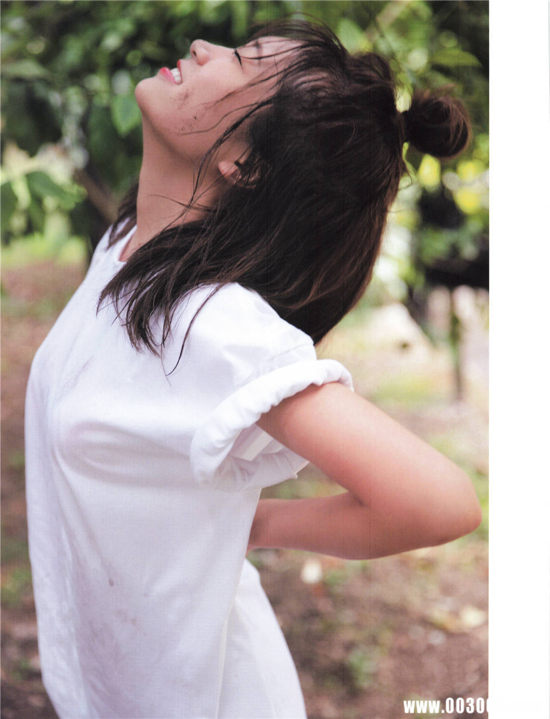 “性感”到了牙齿 | 秋元真夏2nd写真集《しあわせにしたい》