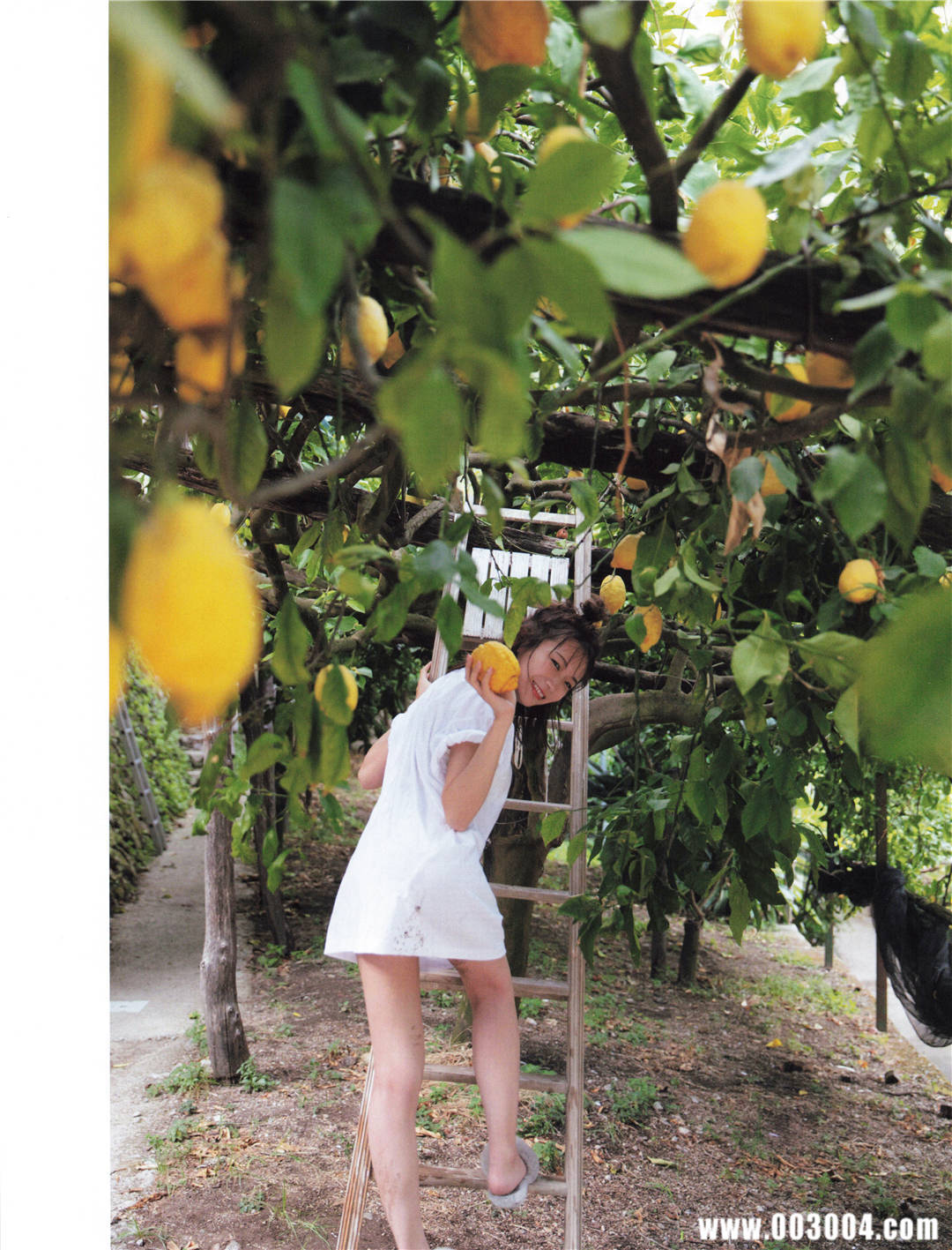 “性感”到了牙齿 | 秋元真夏2nd写真集《しあわせにしたい》