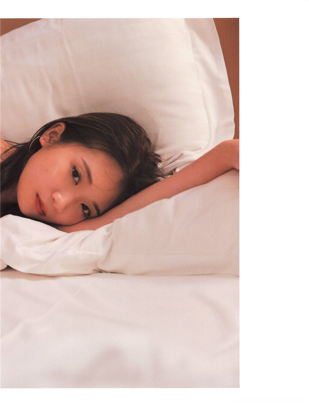 “性感”到了牙齿 | 秋元真夏2nd写真集《しあわせにしたい》