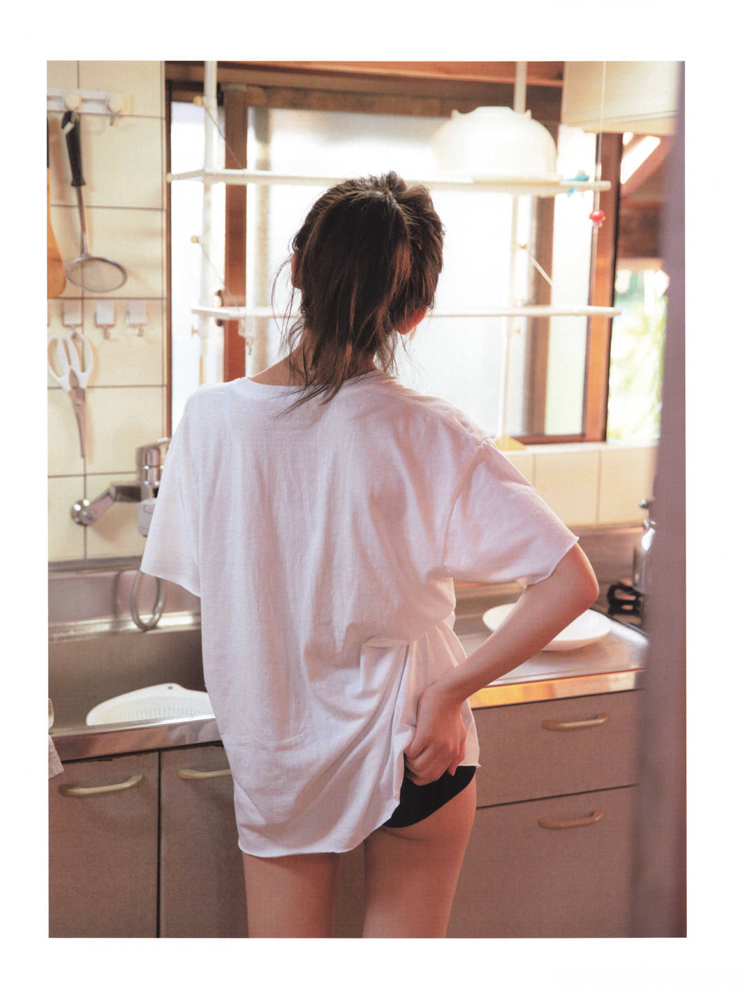 “性感”到了牙齿 | 秋元真夏2nd写真集《しあわせにしたい》