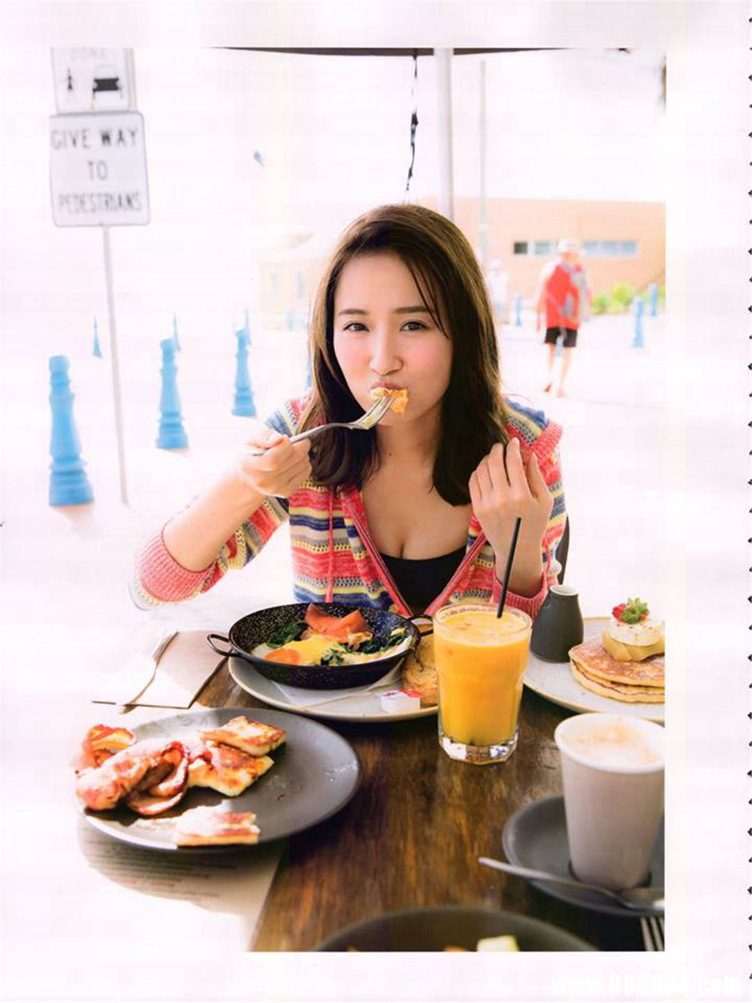 卫藤美彩写真集《話を聞こうか》高清全本