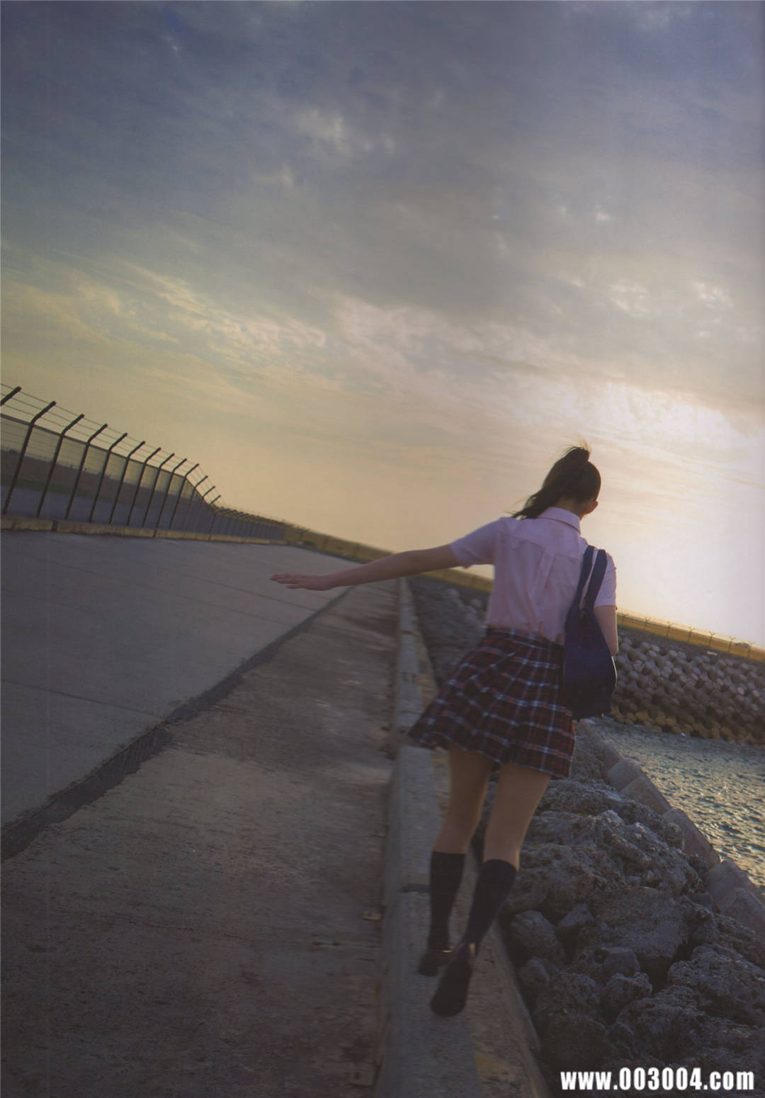 拥有天使般笑容 | 牧野真莉爱写真集《Summer Days》高清全本