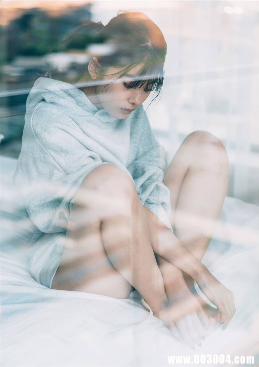 马场富美加首部旅行书《马场ふみか ばばたび》：沉浸在树熊的拥抱中！