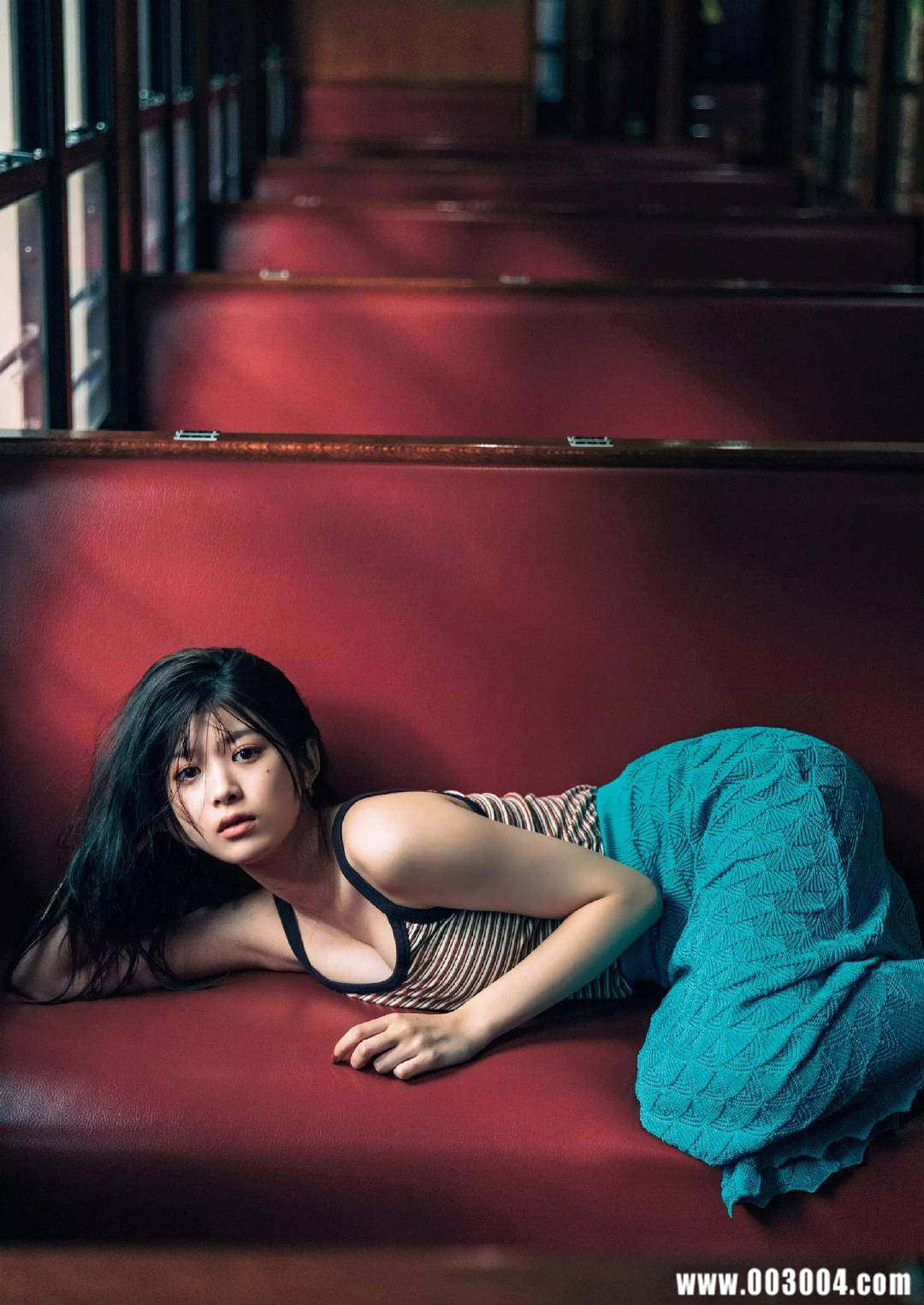 马场富美加首部旅行书《马场ふみか ばばたび》：沉浸在树熊的拥抱中！