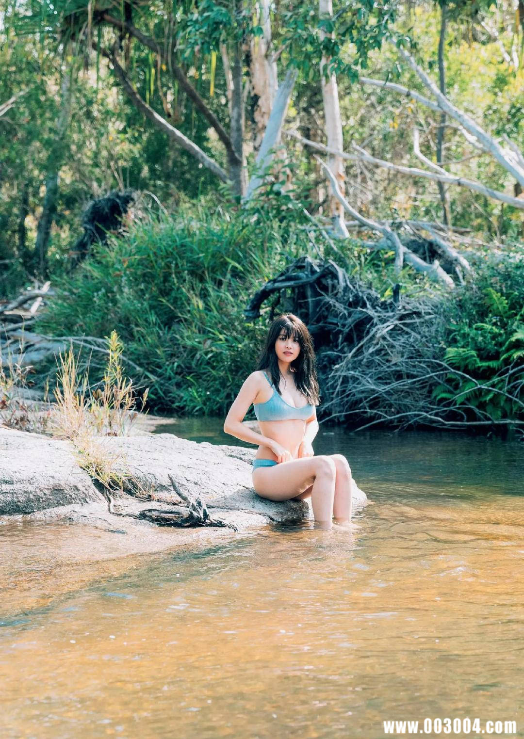 马场富美加首部旅行书《马场ふみか ばばたび》：沉浸在树熊的拥抱中！