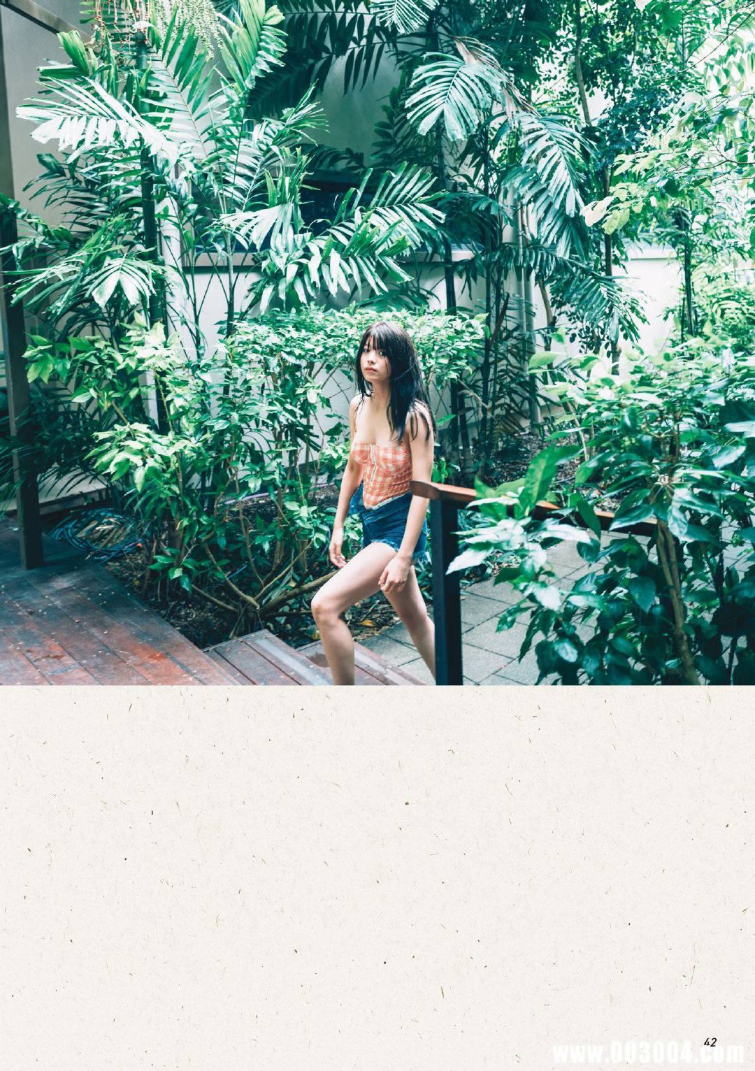 马场富美加首部旅行书《马场ふみか ばばたび》：沉浸在树熊的拥抱中！