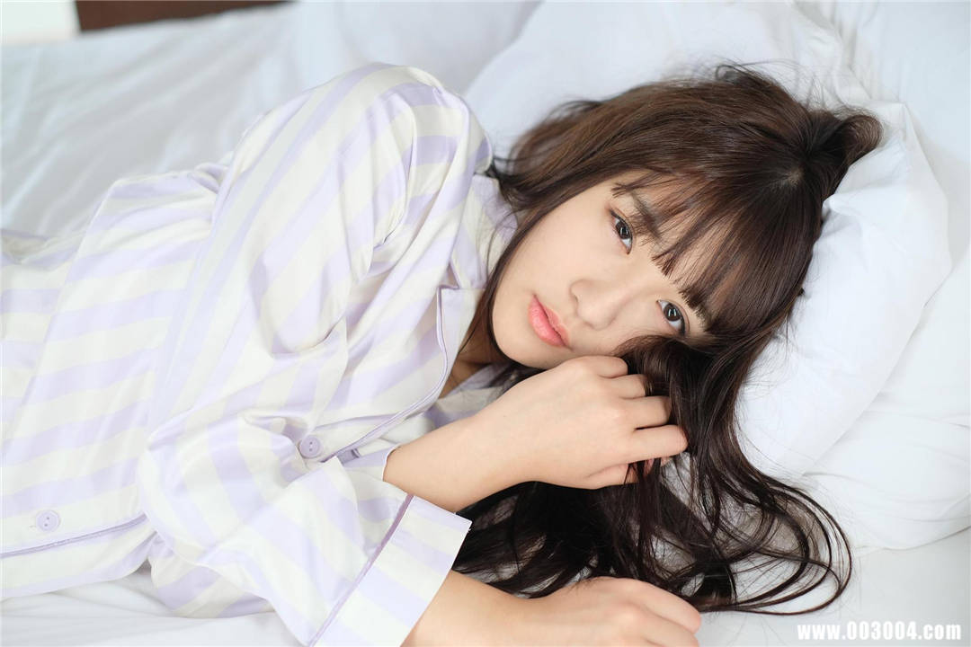 浅川梨奈写真集《お待たせしました！》高清全本