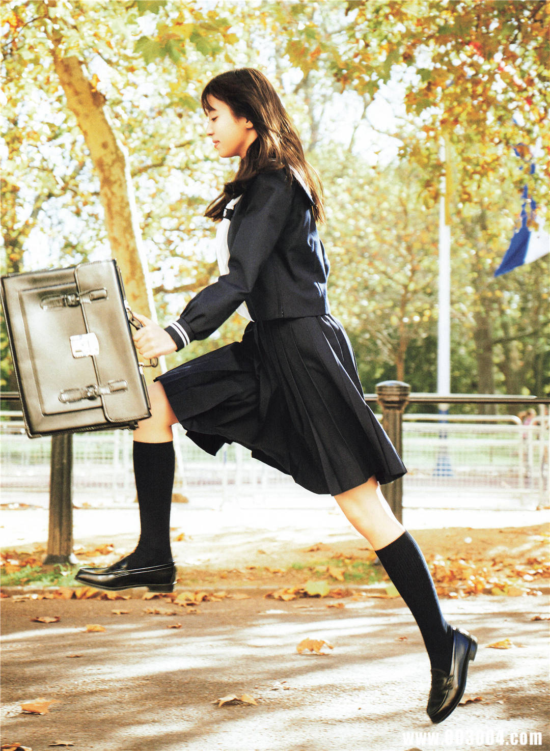 欅坂46 | 小林由依1st写真集《感情の構図》高清全本