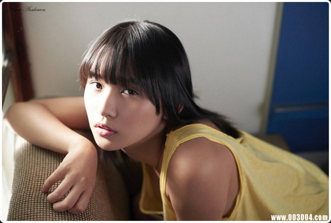 浅川梨奈写真集《スペシャルコンテンツ 目が合ったらもう離れられない》高清全本