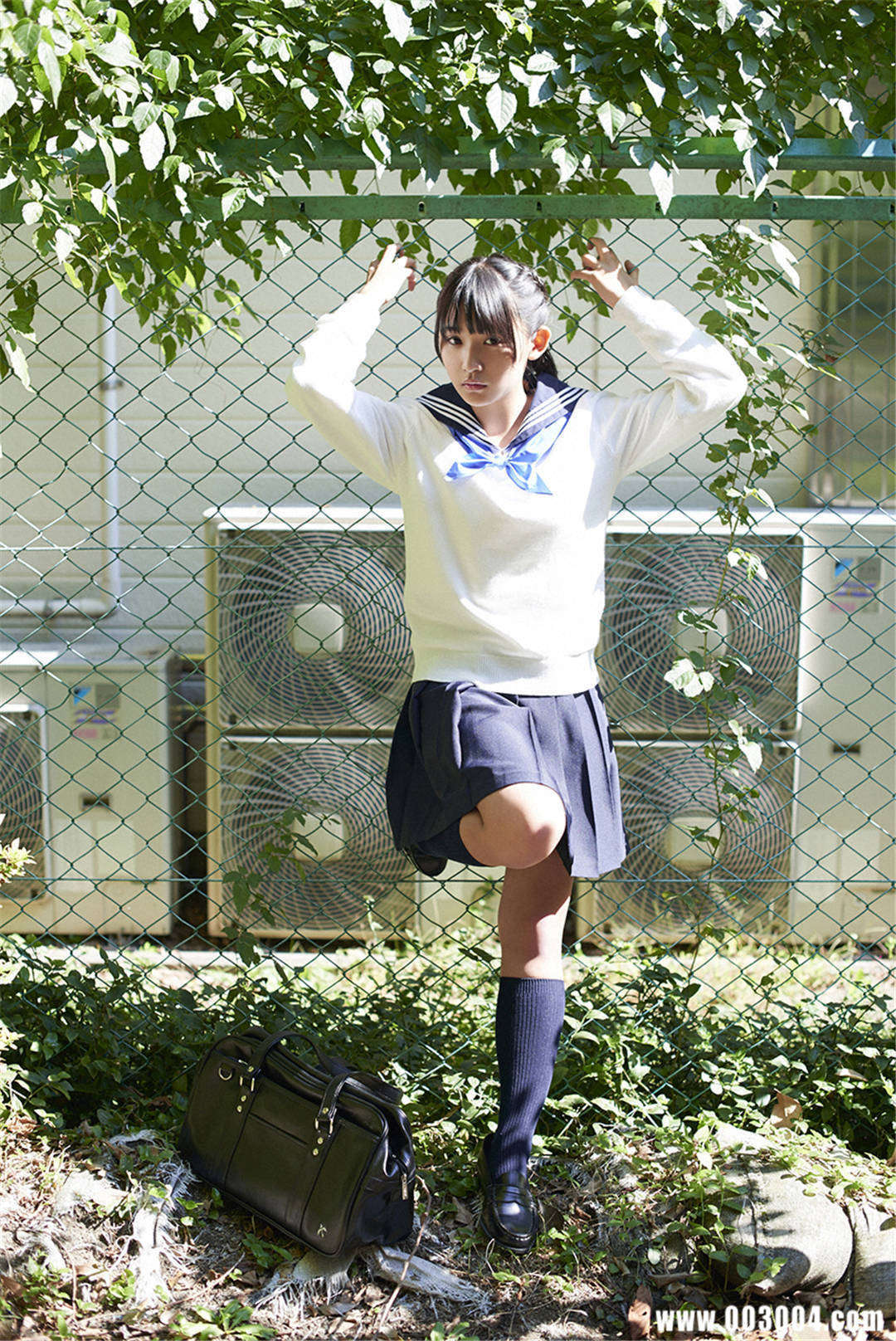 浅川梨奈写真集《スペシャルコンテンツ 目が合ったらもう離れられない》高清全本