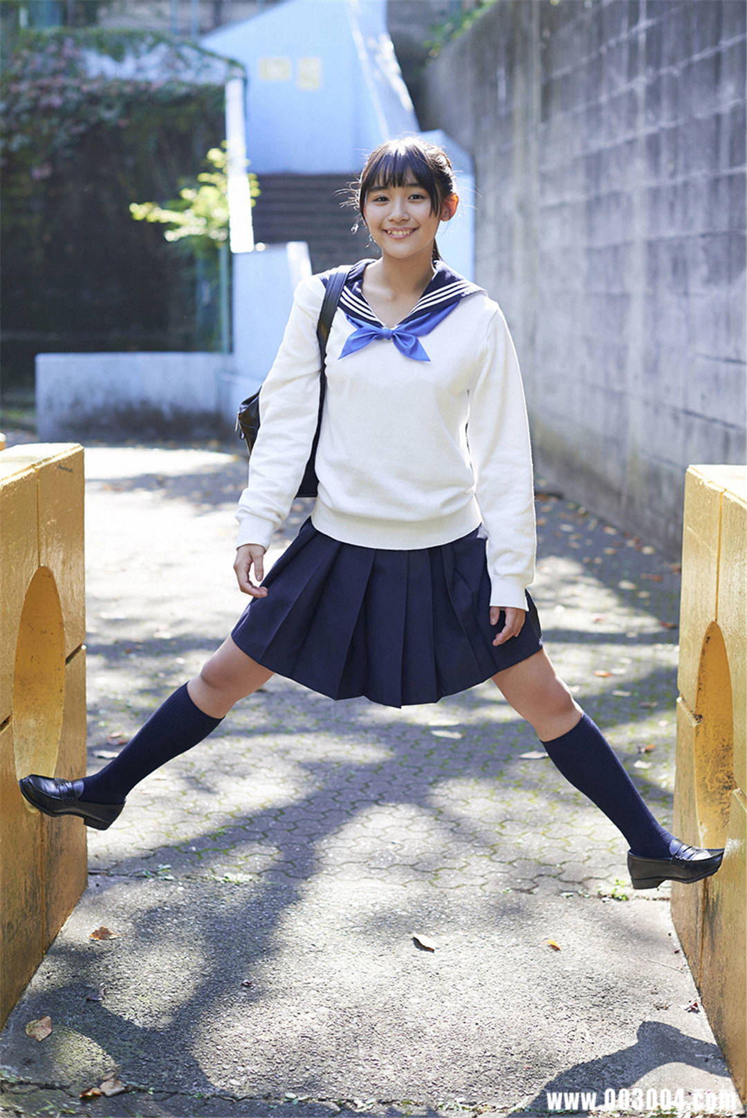 浅川梨奈写真集《スペシャルコンテンツ 目が合ったらもう離れられない》高清全本