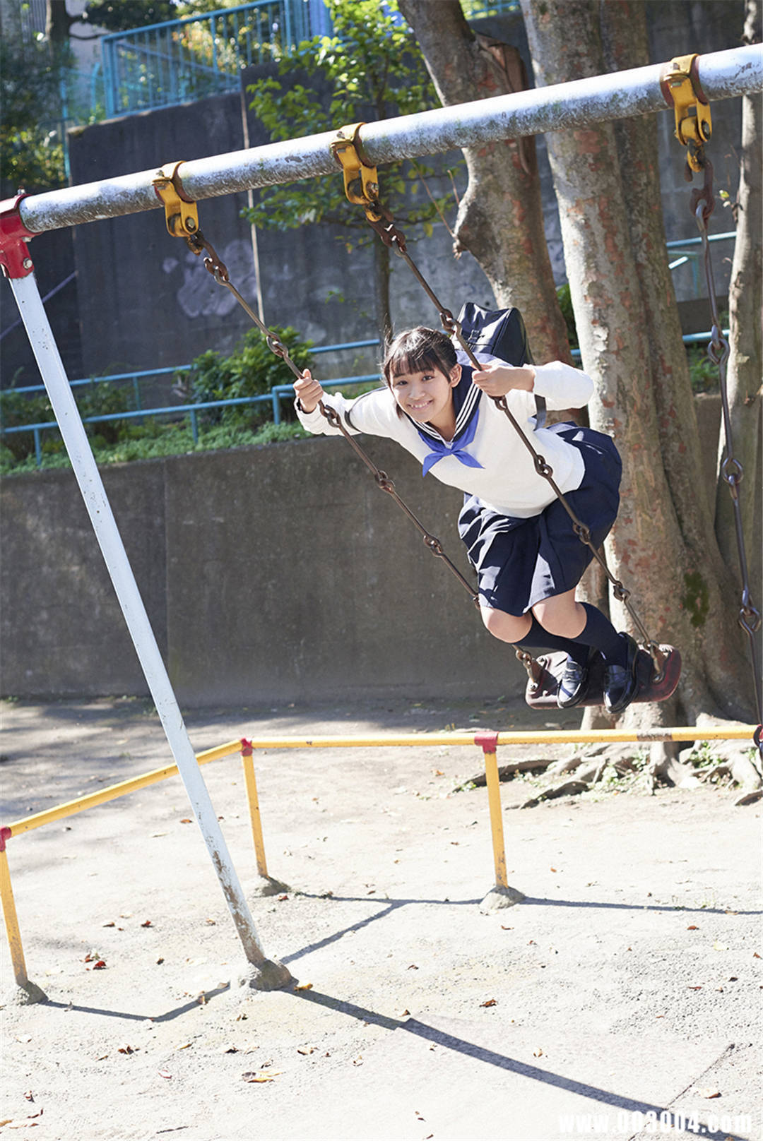 浅川梨奈写真集《スペシャルコンテンツ 目が合ったらもう離れられない》高清全本