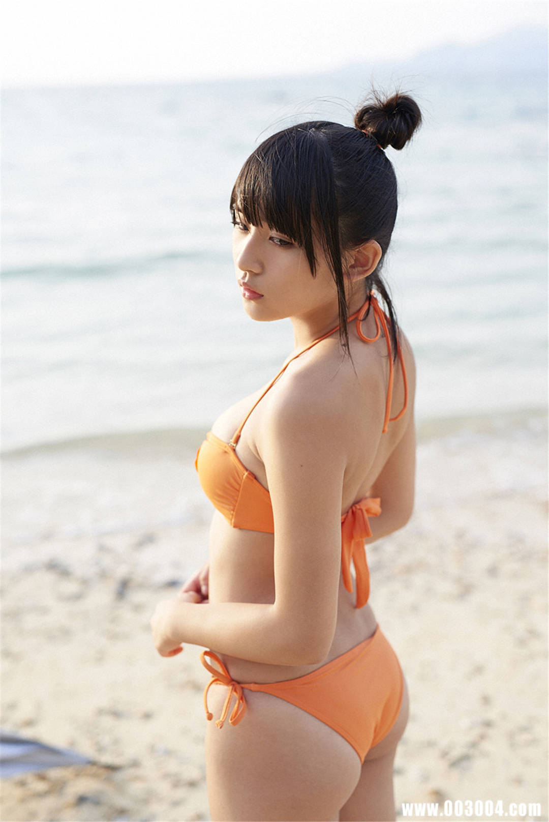 浅川梨奈写真集《スペシャルコンテンツ 目が合ったらもう離れられない》高清全本