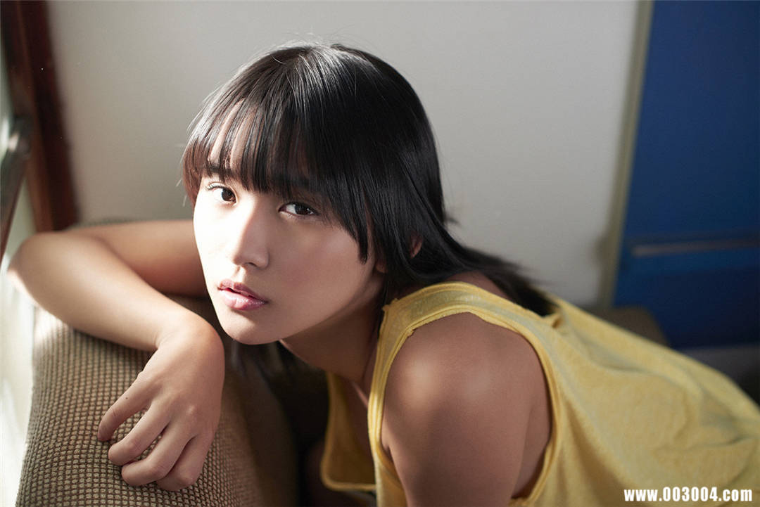 浅川梨奈写真集《スペシャルコンテンツ 目が合ったらもう離れられない》高清全本