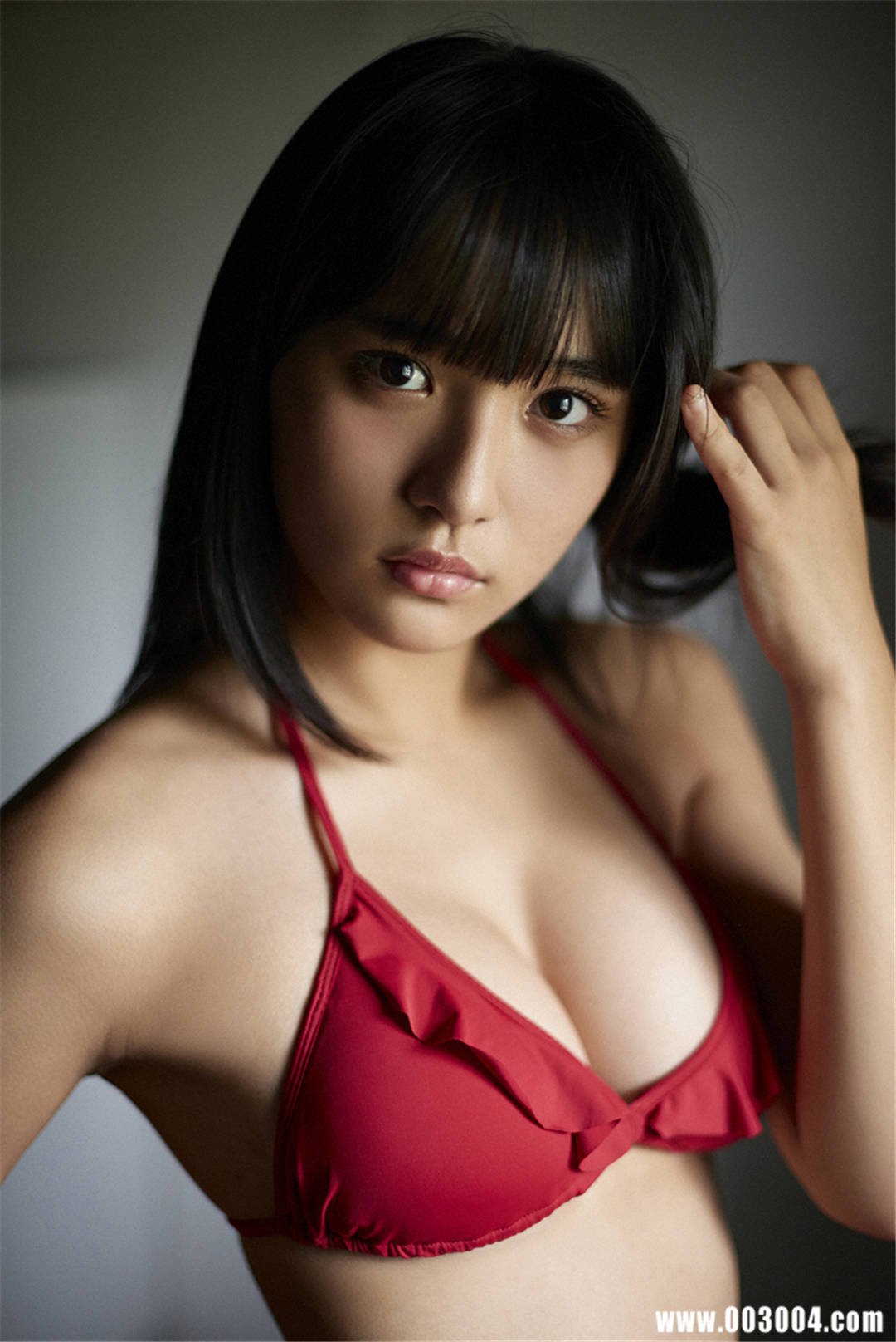 浅川梨奈写真集《スペシャルコンテンツ 目が合ったらもう離れられない》高清全本