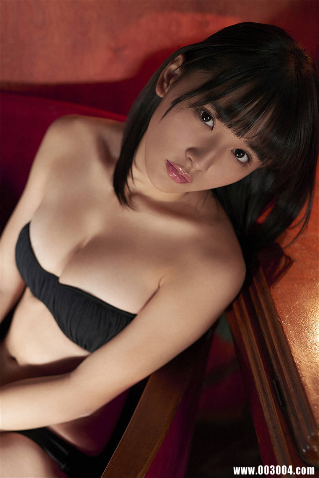 浅川梨奈写真集《スペシャルコンテンツ 目が合ったらもう離れられない》高清全本