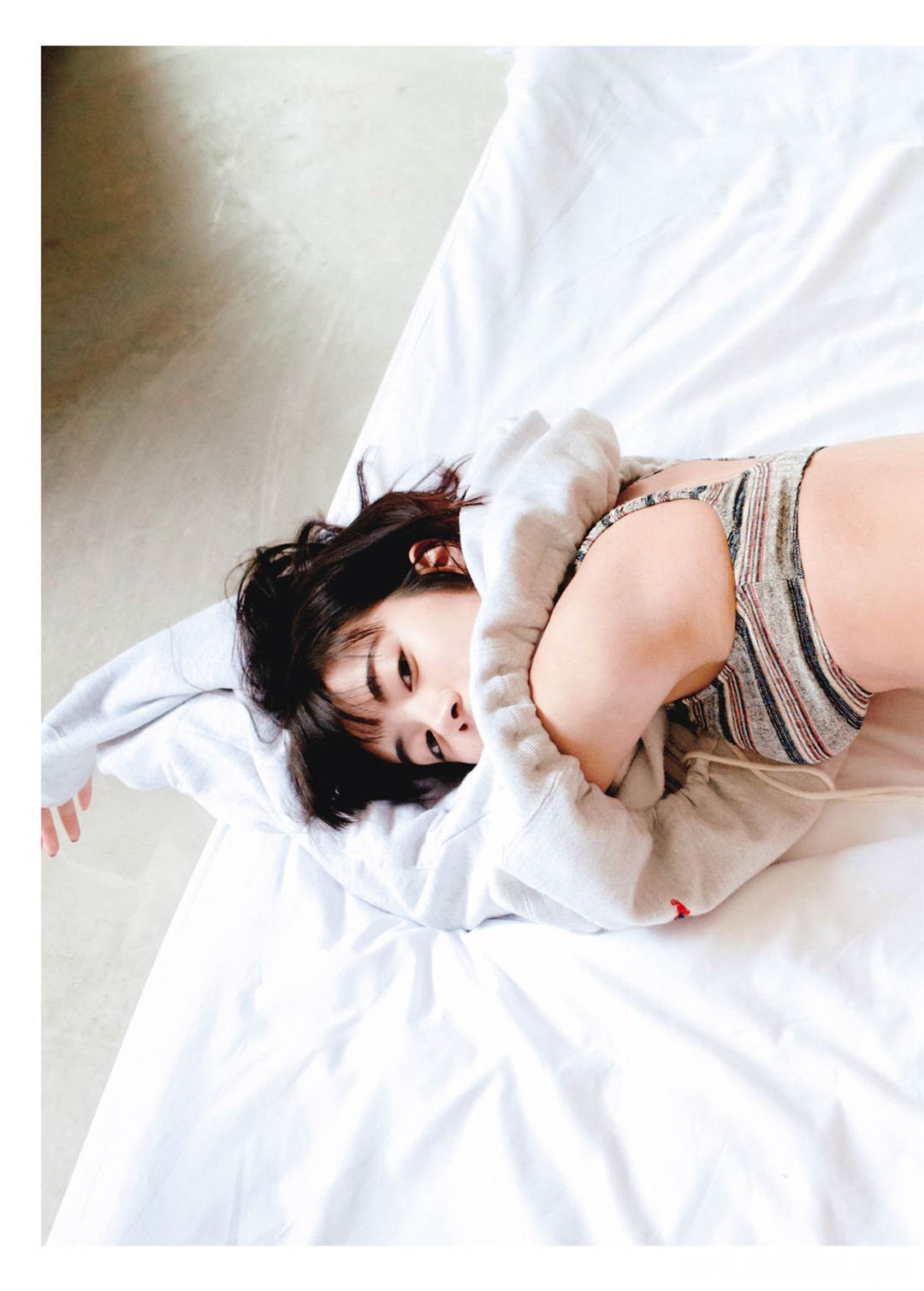 池田依来沙1ST写真集《Pinturita》高清全本