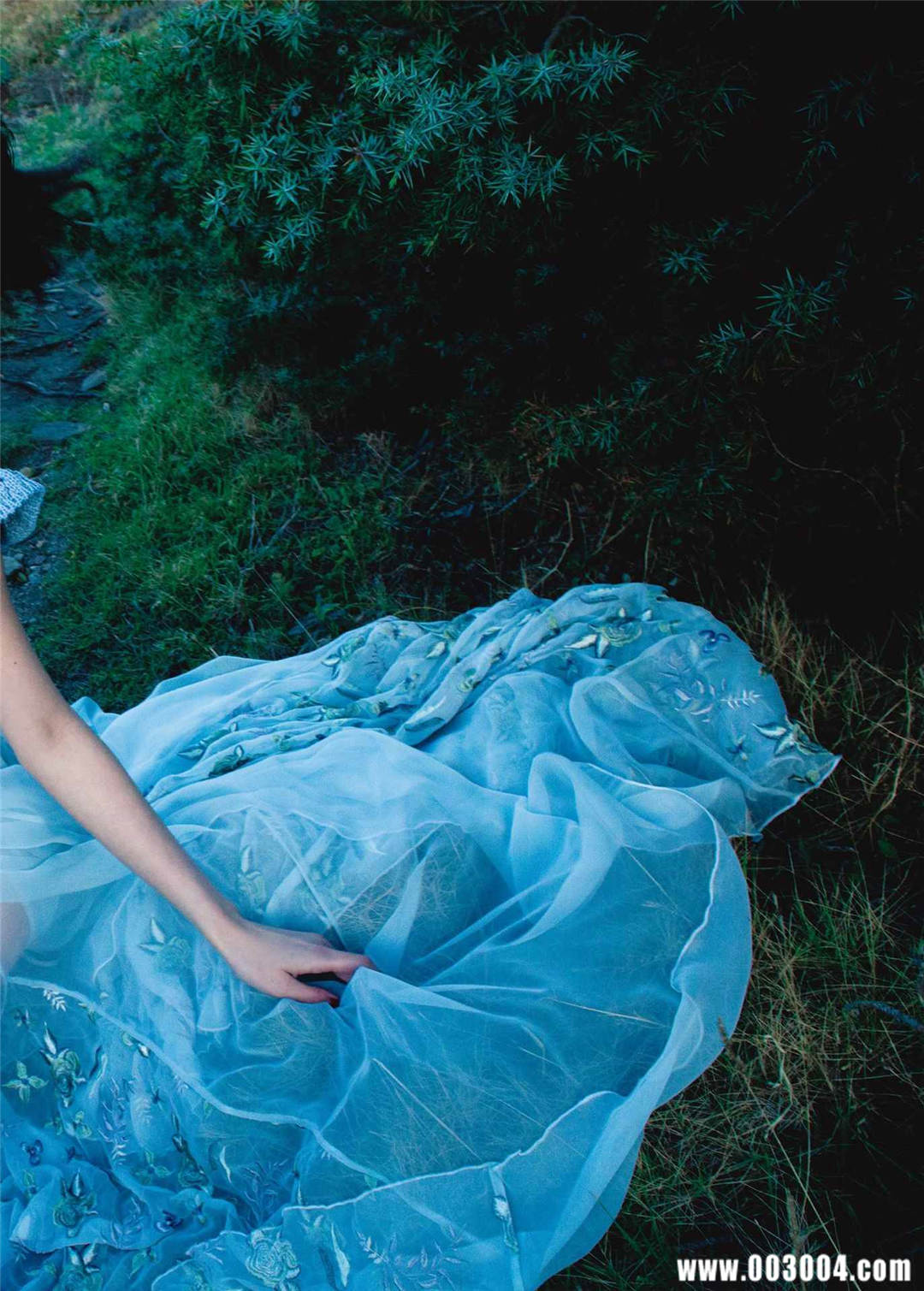 池田依来沙1ST写真集《Pinturita》高清全本