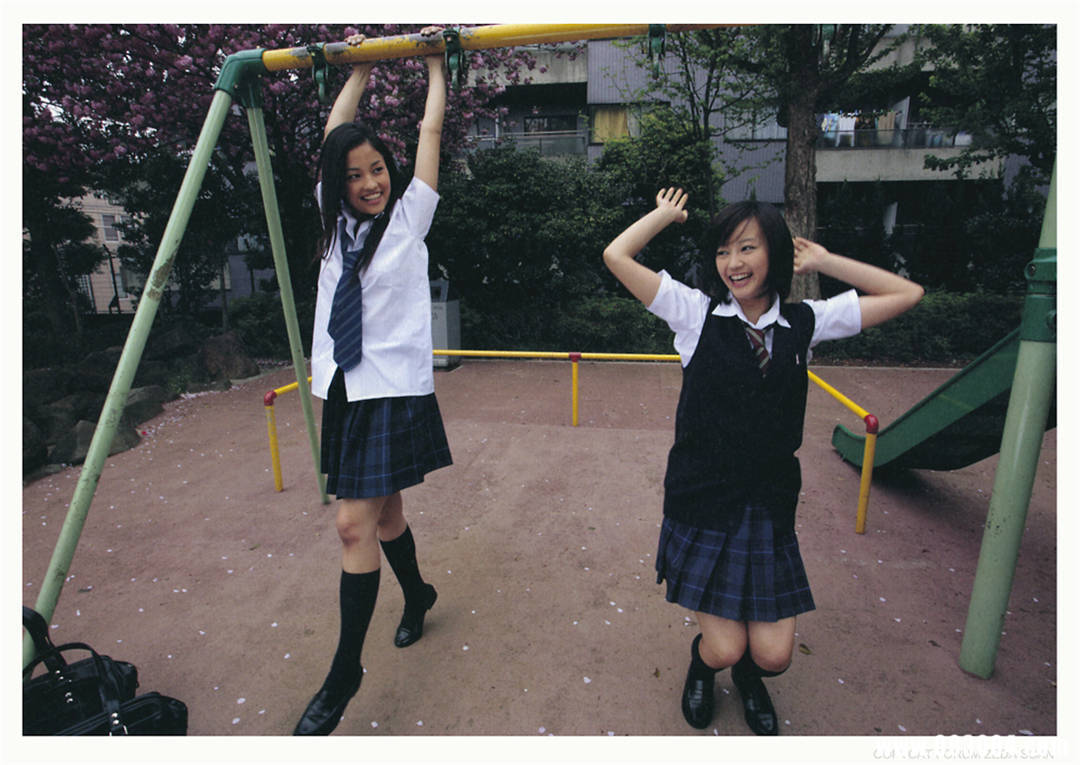 堀北真希、黑木明纱百合写真集《missmatch》高清全本