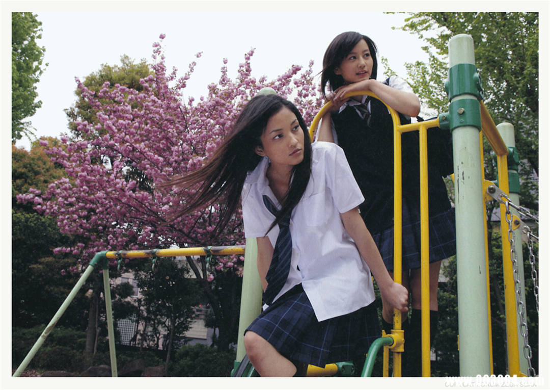 堀北真希、黑木明纱百合写真集《missmatch》高清全本