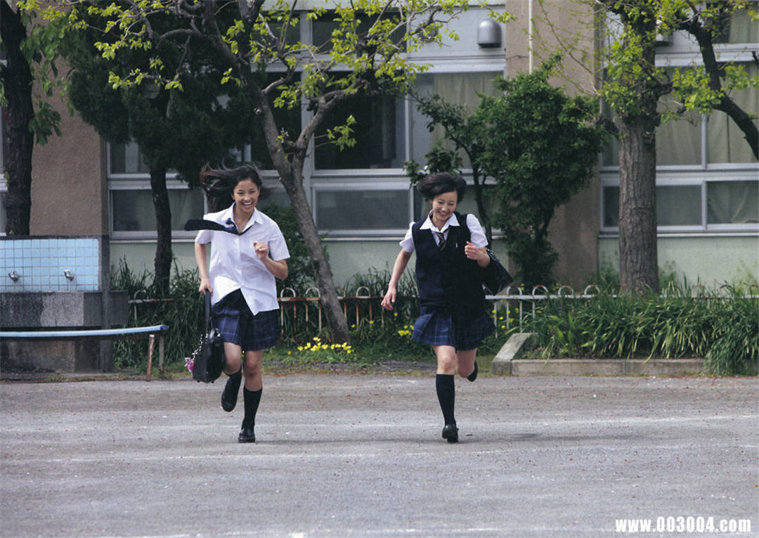 堀北真希、黑木明纱百合写真集《missmatch》高清全本