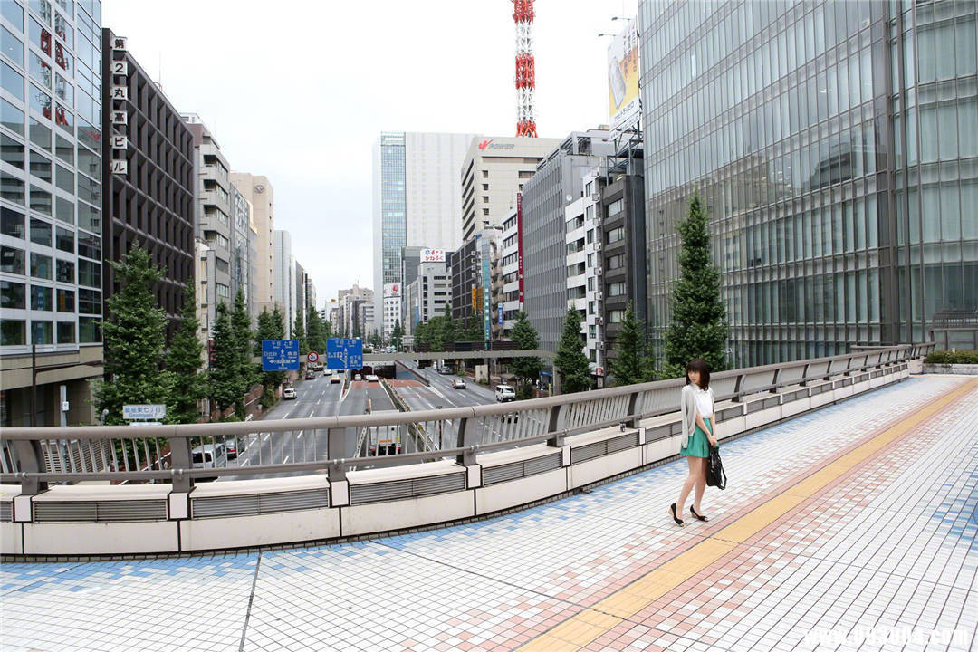 真野惠里菜写真集《NO.131 Erina Mano》