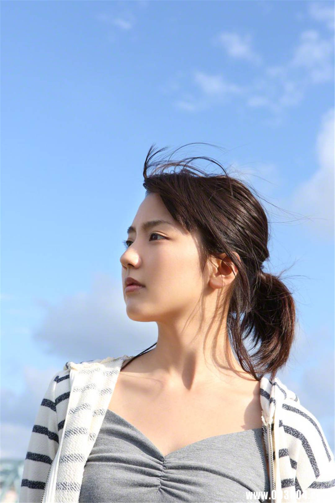 真野惠里菜写真集《NO.131 Erina Mano》