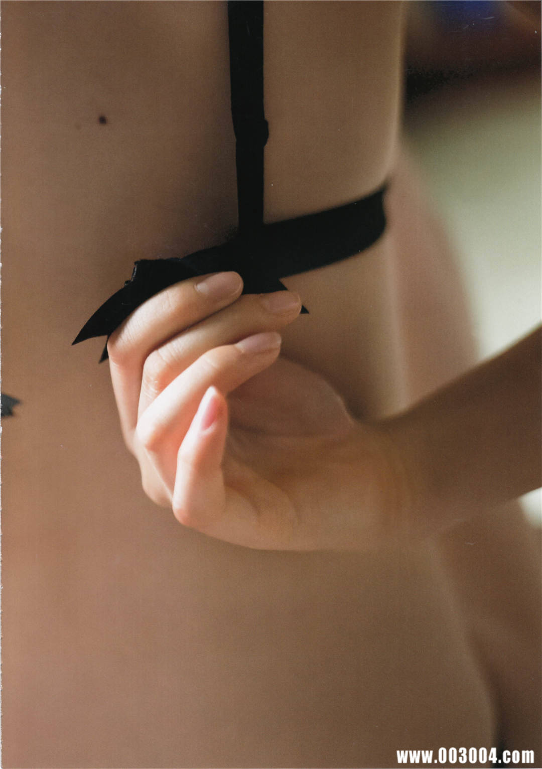 “噶宝” | 高桥朱里1st写真集《暧昧な自分》