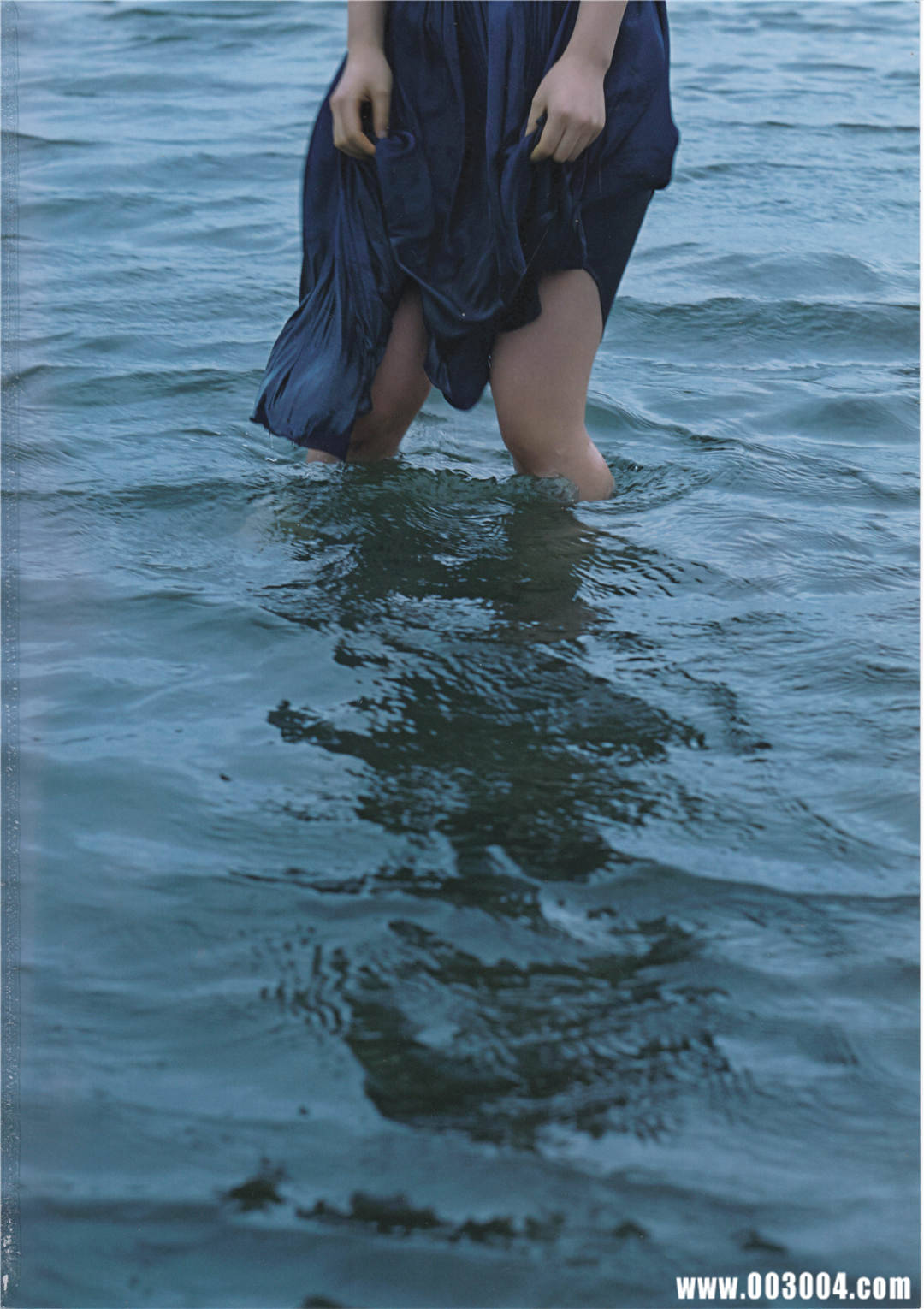 “噶宝” | 高桥朱里1st写真集《暧昧な自分》