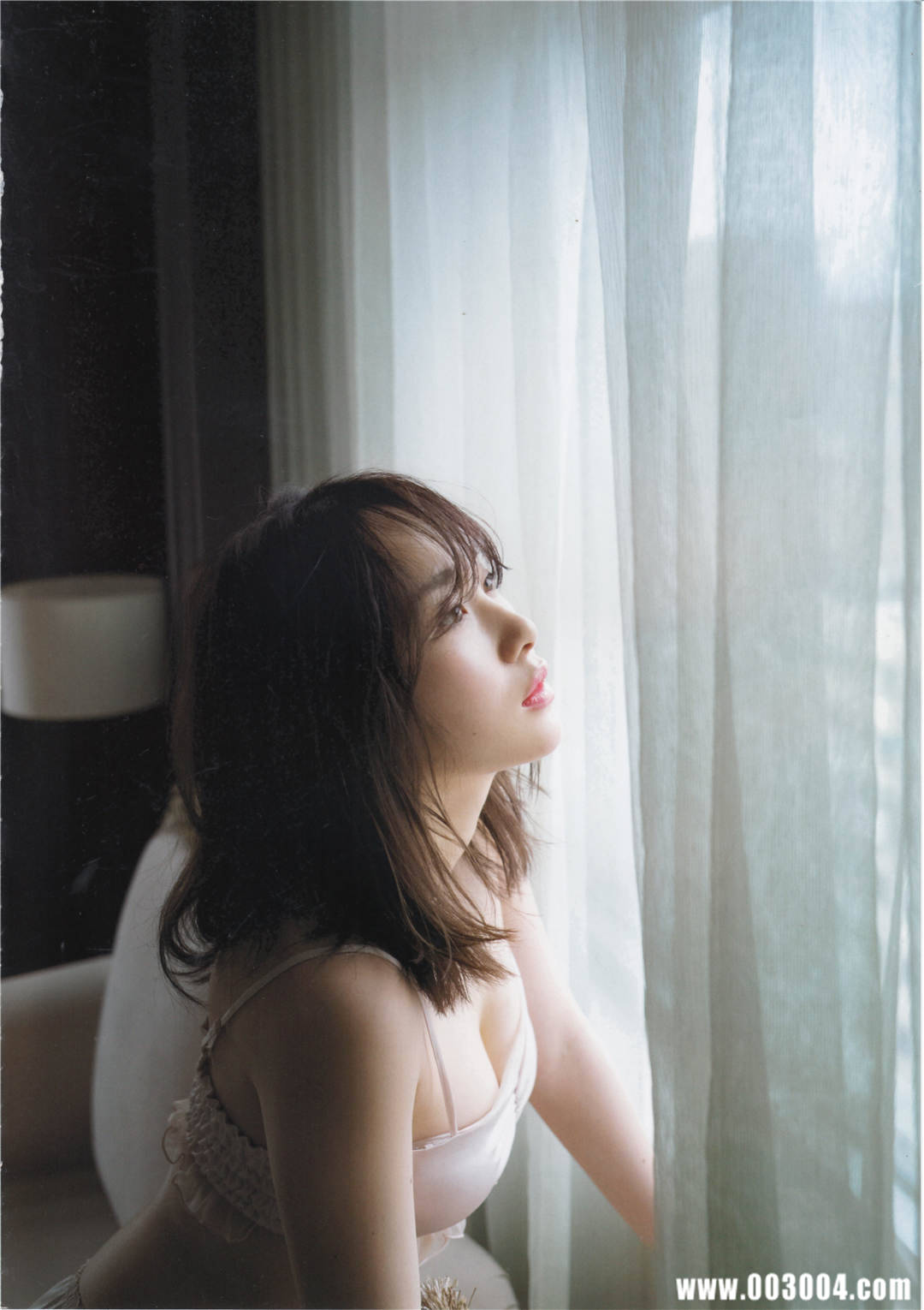 “噶宝” | 高桥朱里1st写真集《暧昧な自分》