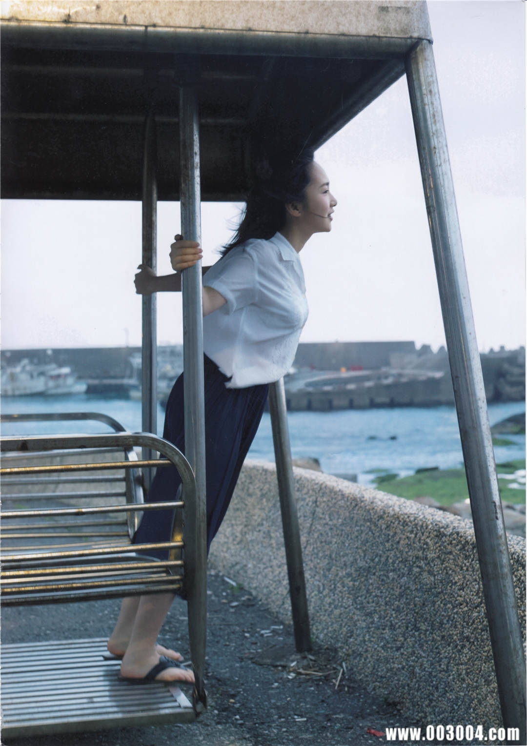 “噶宝” | 高桥朱里1st写真集《暧昧な自分》