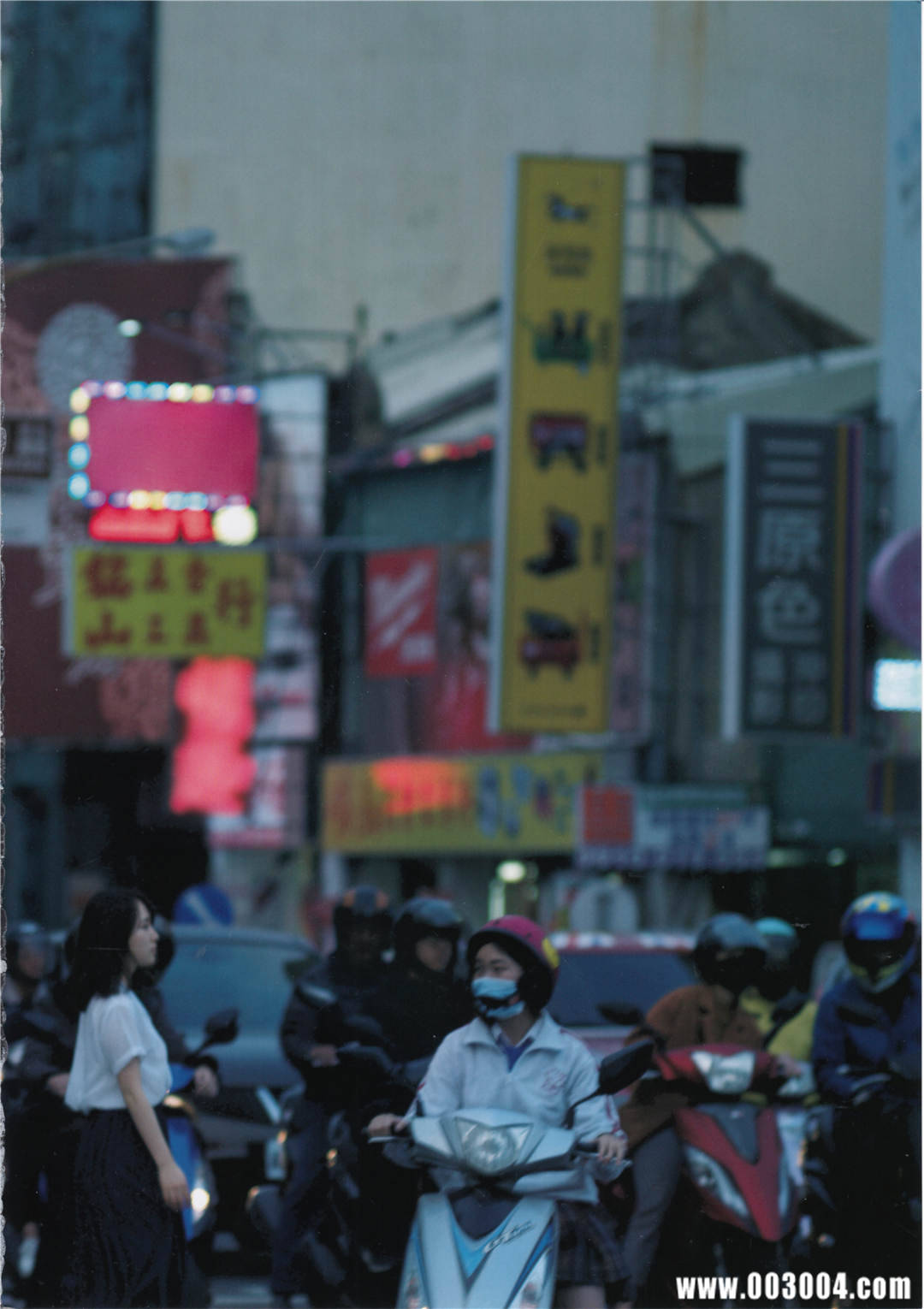 “噶宝” | 高桥朱里1st写真集《暧昧な自分》