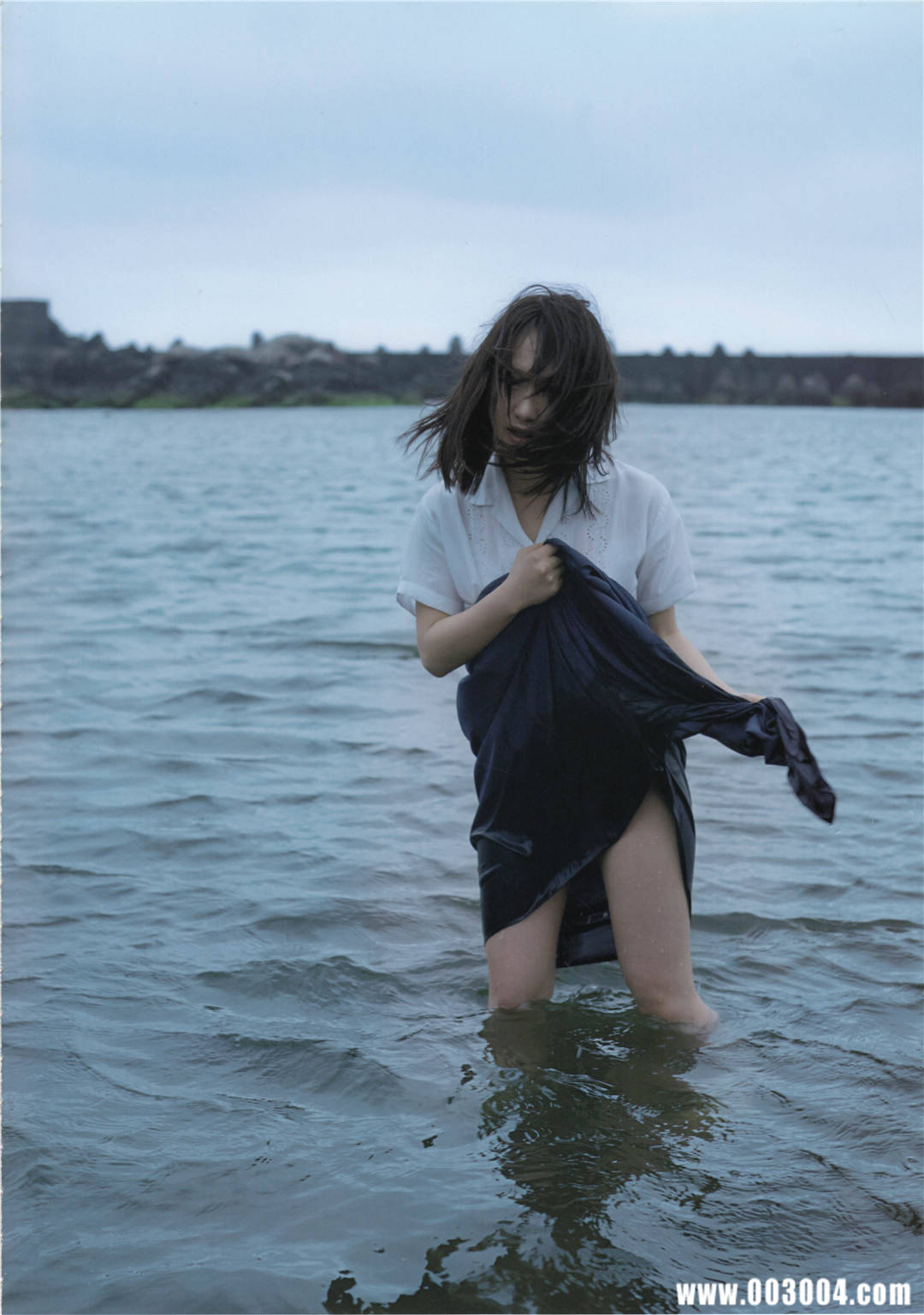 “噶宝” | 高桥朱里1st写真集《暧昧な自分》