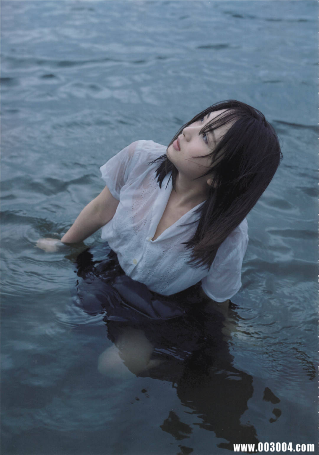 “噶宝” | 高桥朱里1st写真集《暧昧な自分》