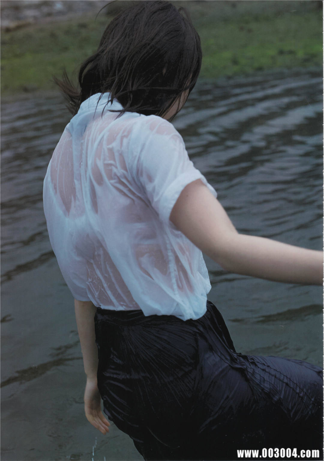 “噶宝” | 高桥朱里1st写真集《暧昧な自分》