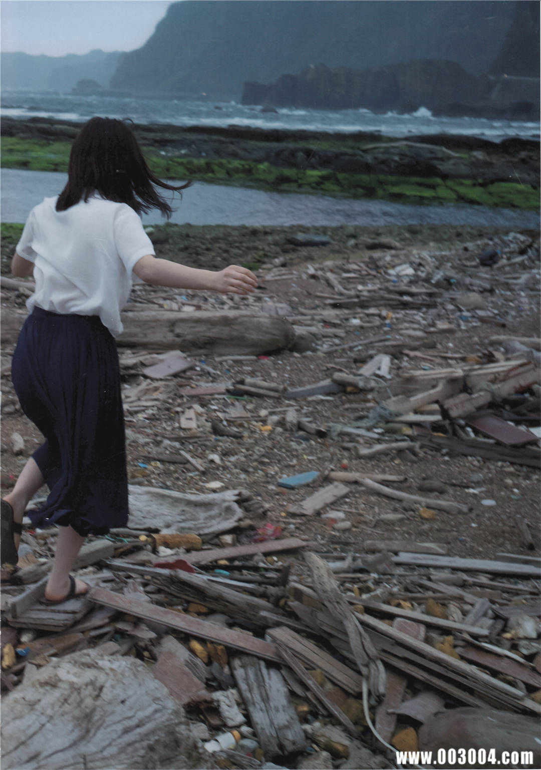 “噶宝” | 高桥朱里1st写真集《暧昧な自分》
