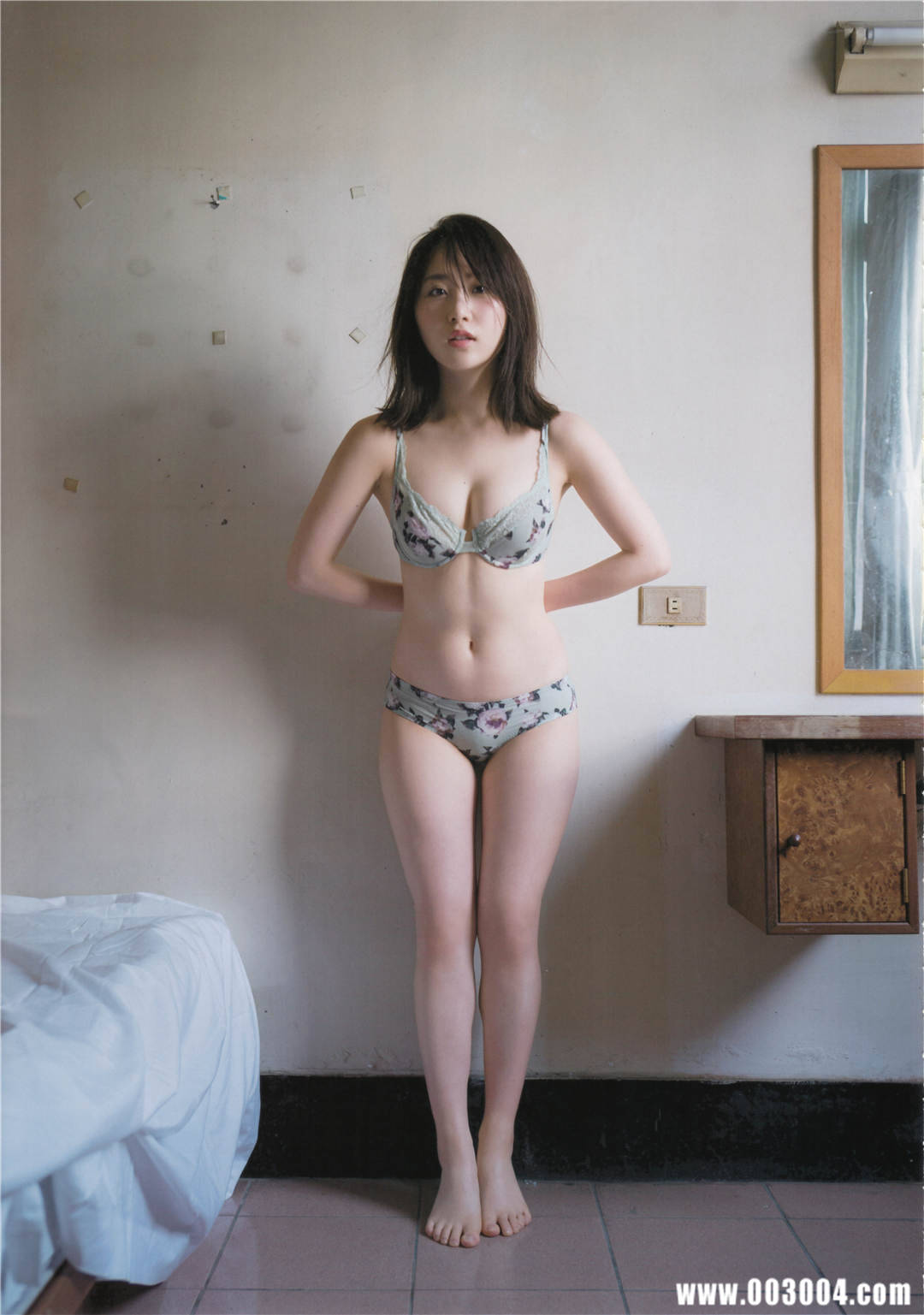 “噶宝” | 高桥朱里1st写真集《暧昧な自分》