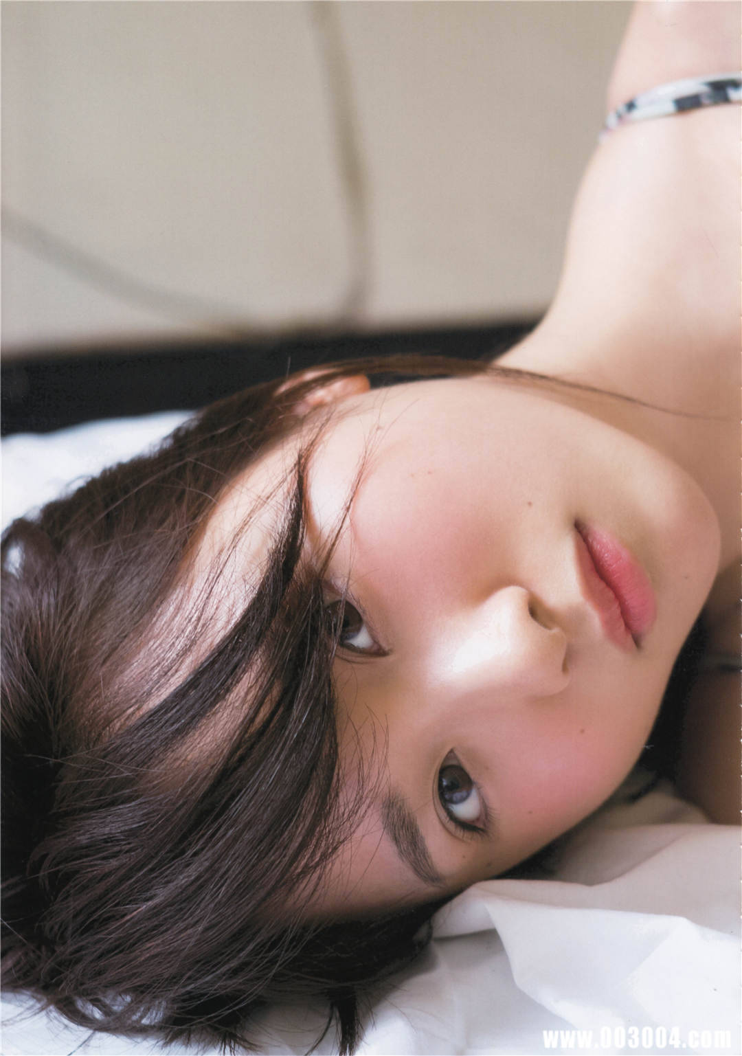 “噶宝” | 高桥朱里1st写真集《暧昧な自分》