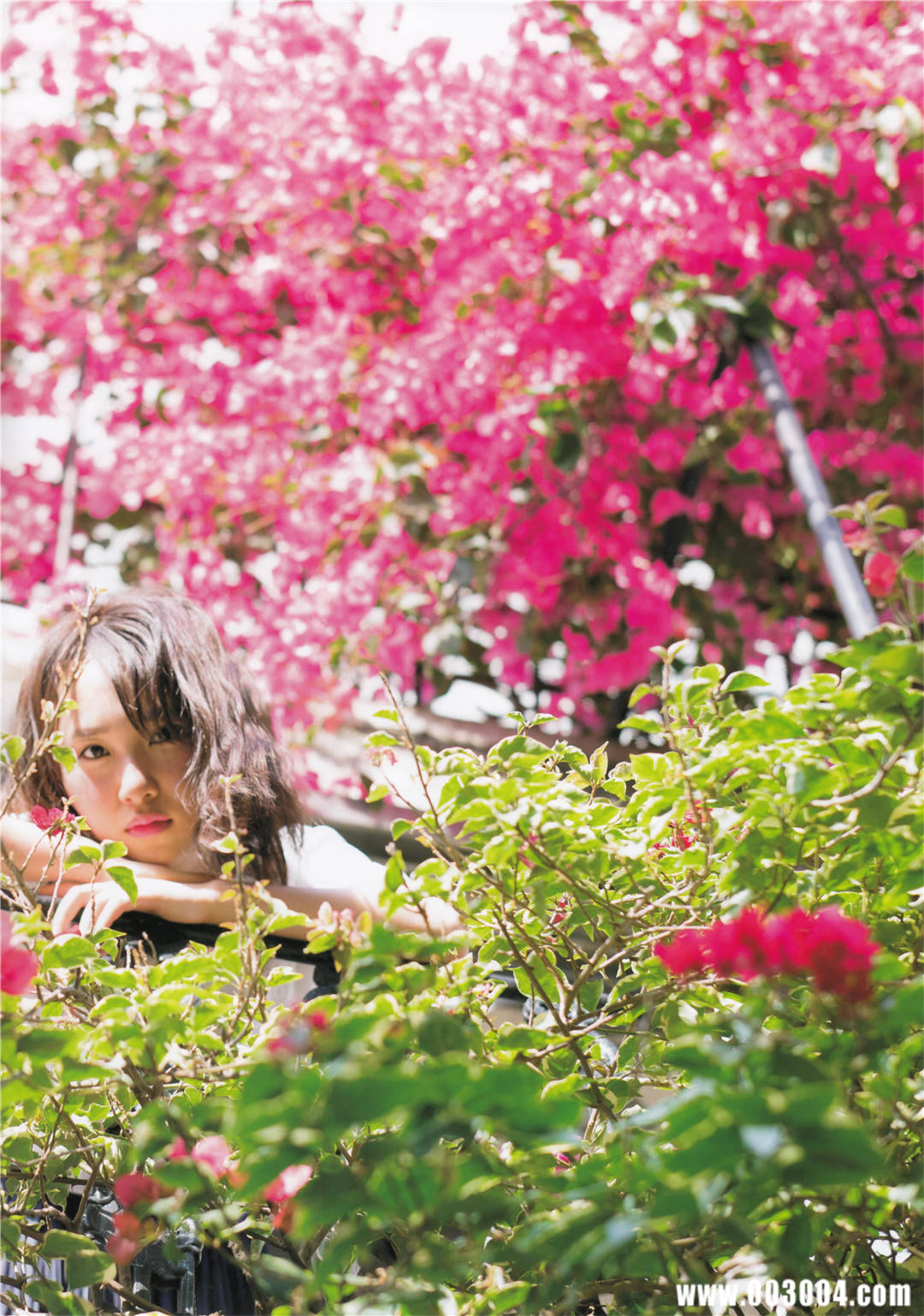 “噶宝” | 高桥朱里1st写真集《暧昧な自分》