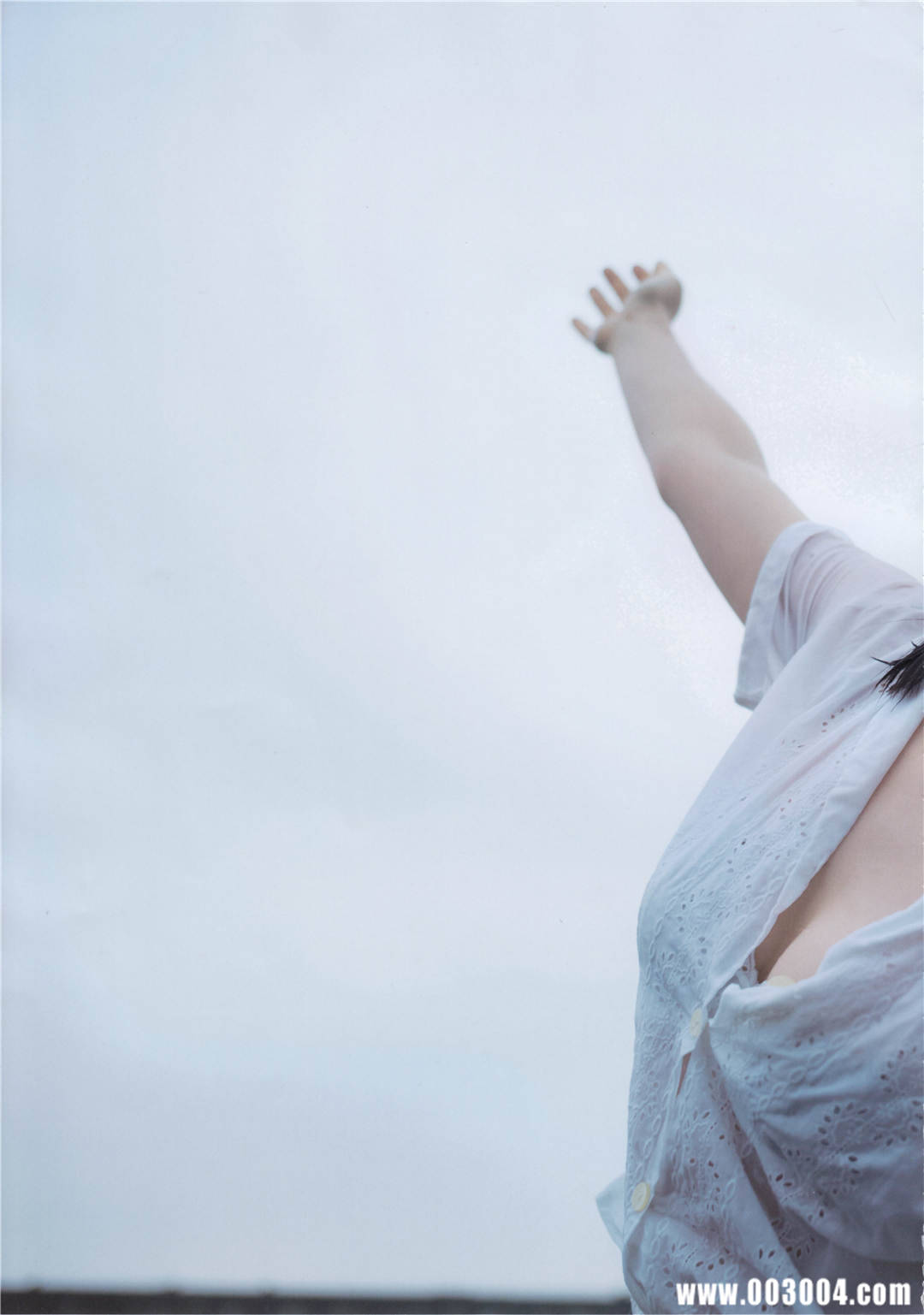 “噶宝” | 高桥朱里1st写真集《暧昧な自分》