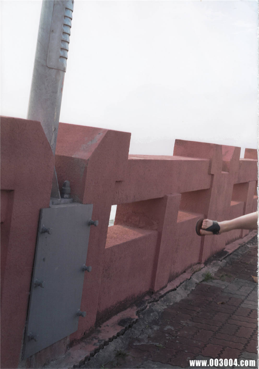 “噶宝” | 高桥朱里1st写真集《暧昧な自分》