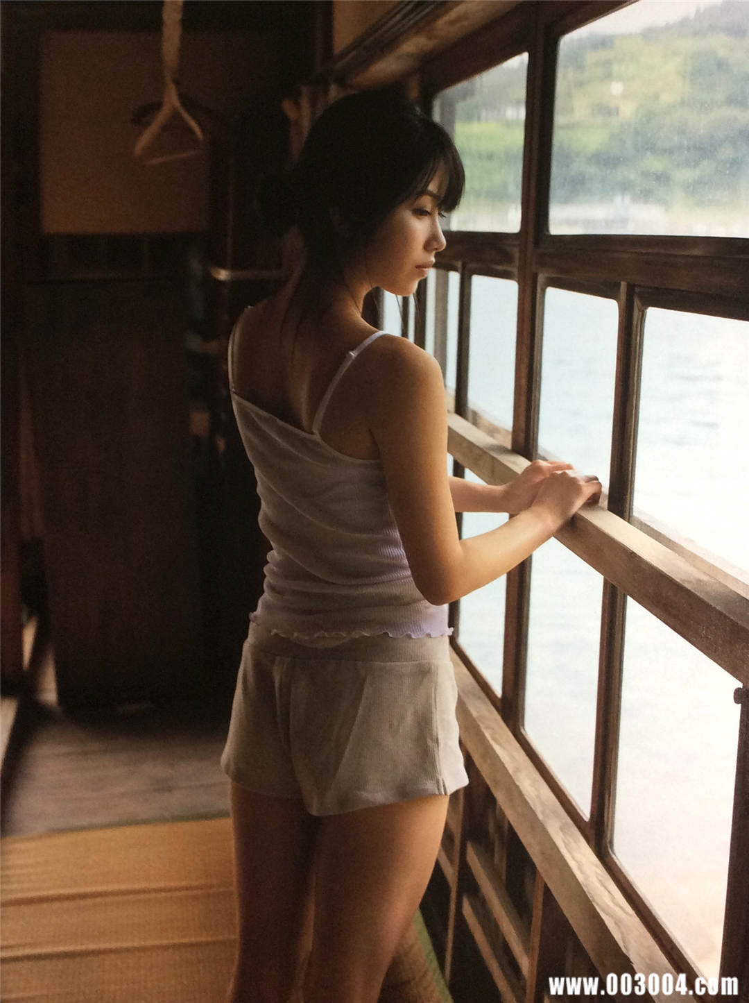 横山由依1ST写真集《ゆいはん》高清全本