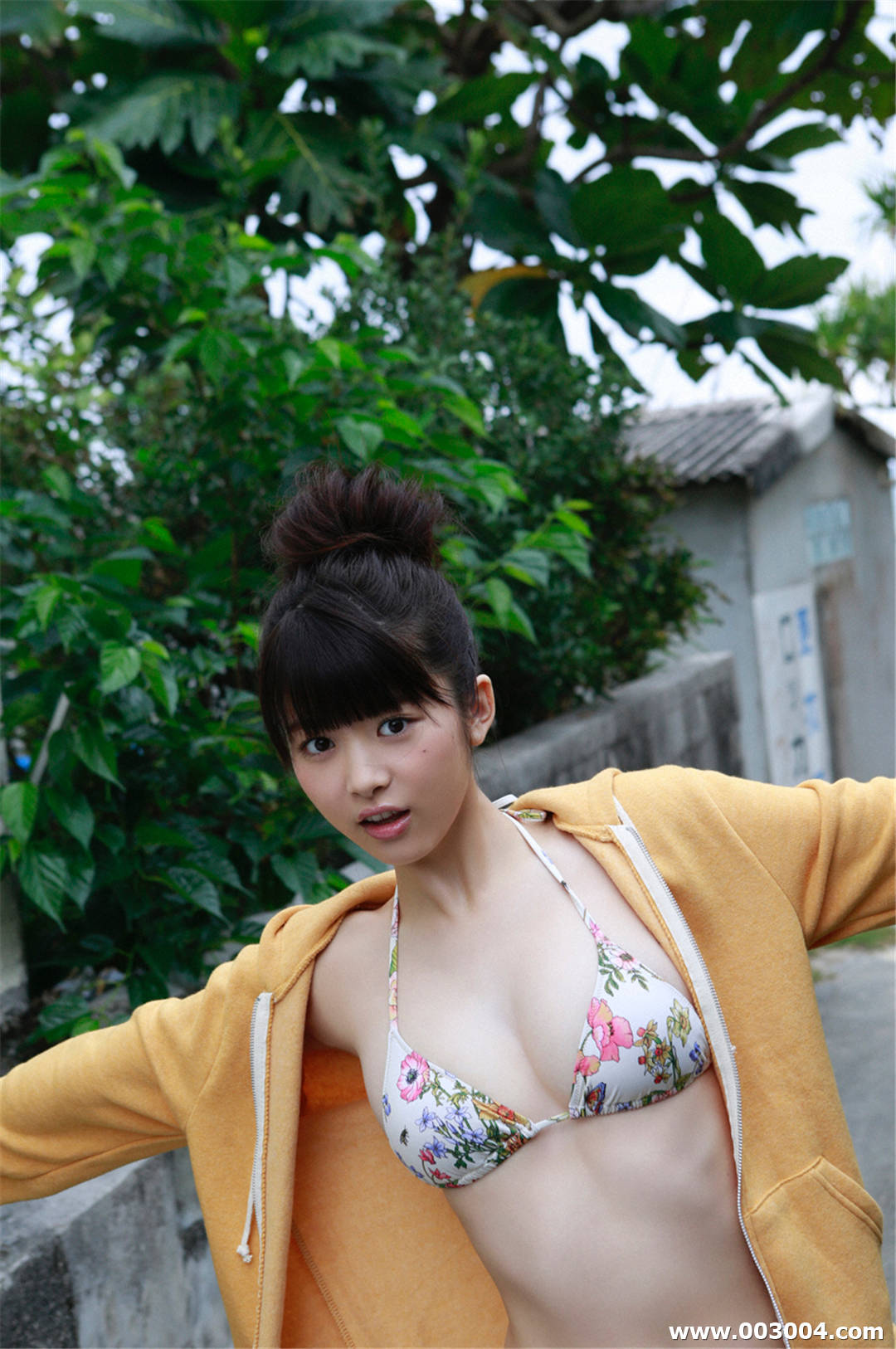 马场富美加写真集《1stグラビアセンセーション！》