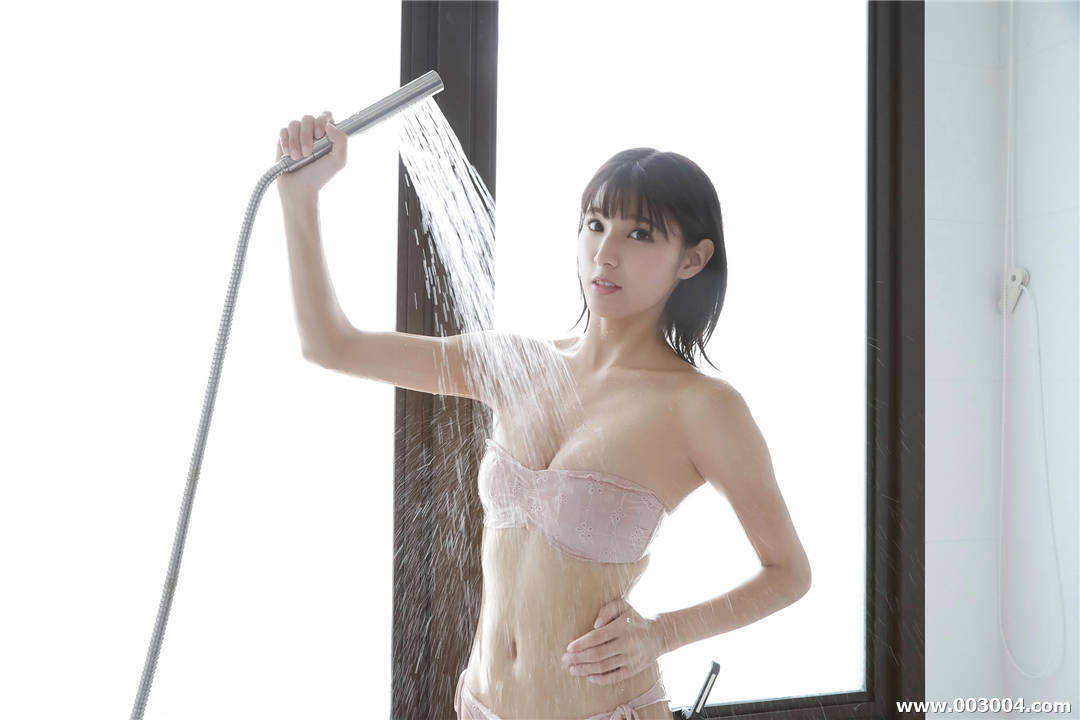 彩川日奈望写真集《ハレンチボディお姉様が南国で》高清全本