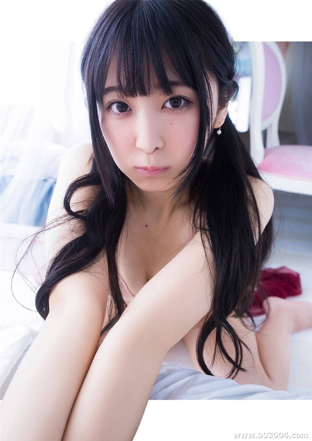 真岛なおみ写真集《不思議な少女の秘密の花園》高清全本